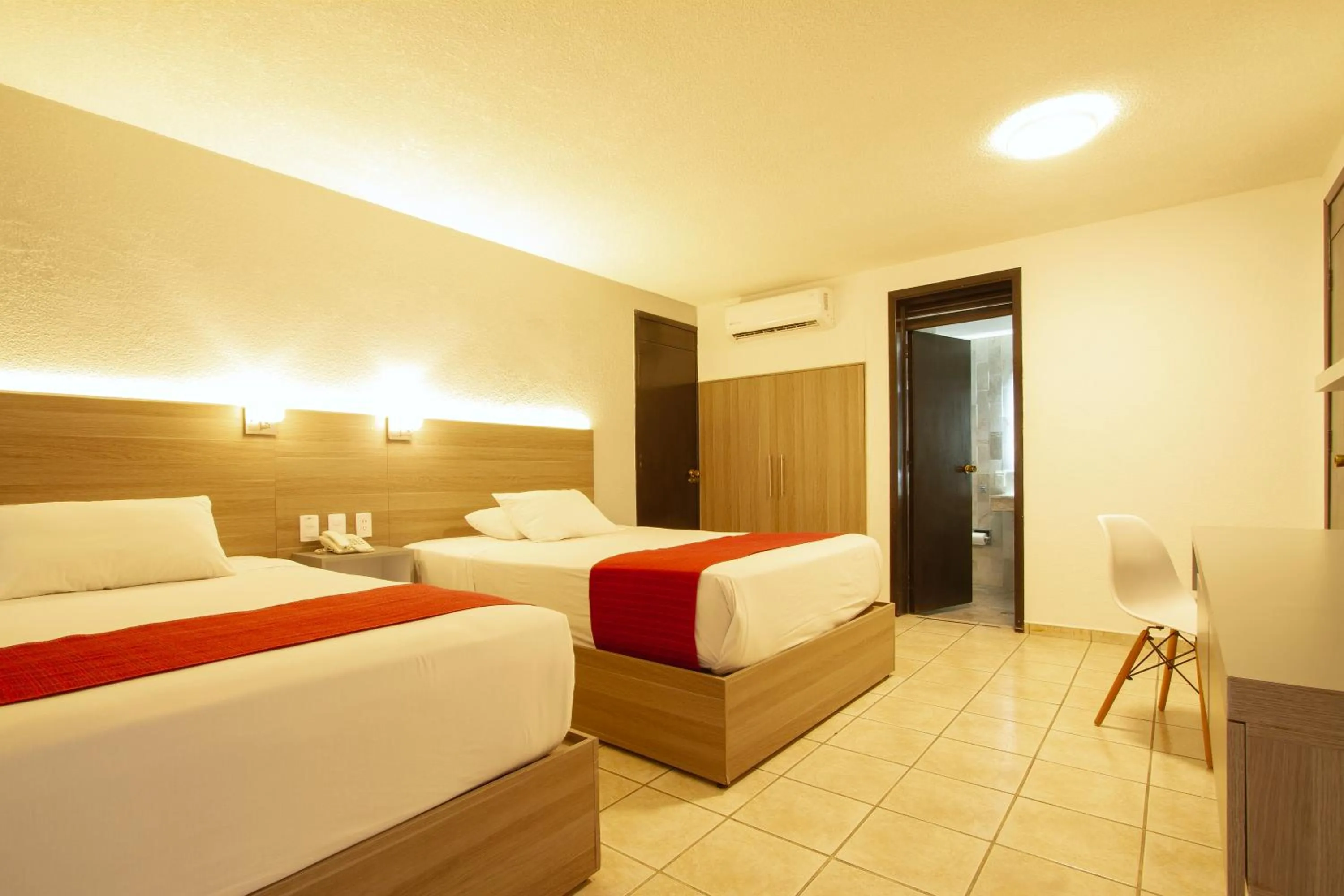 Superior Double Room with Two Double Beds in Hotel Bedd Express Querétaro
