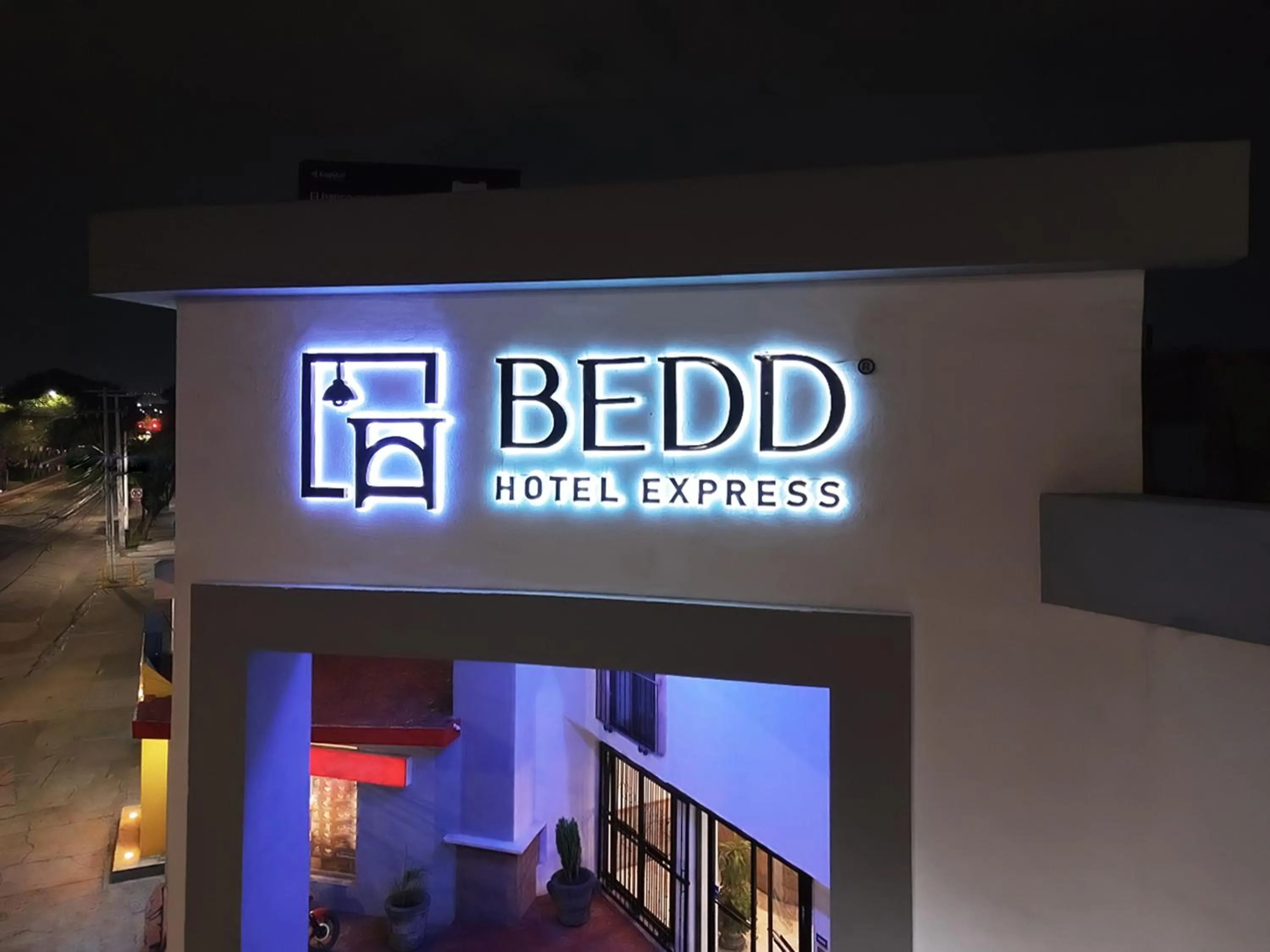 Facade/entrance in Hotel Bedd Express Querétaro