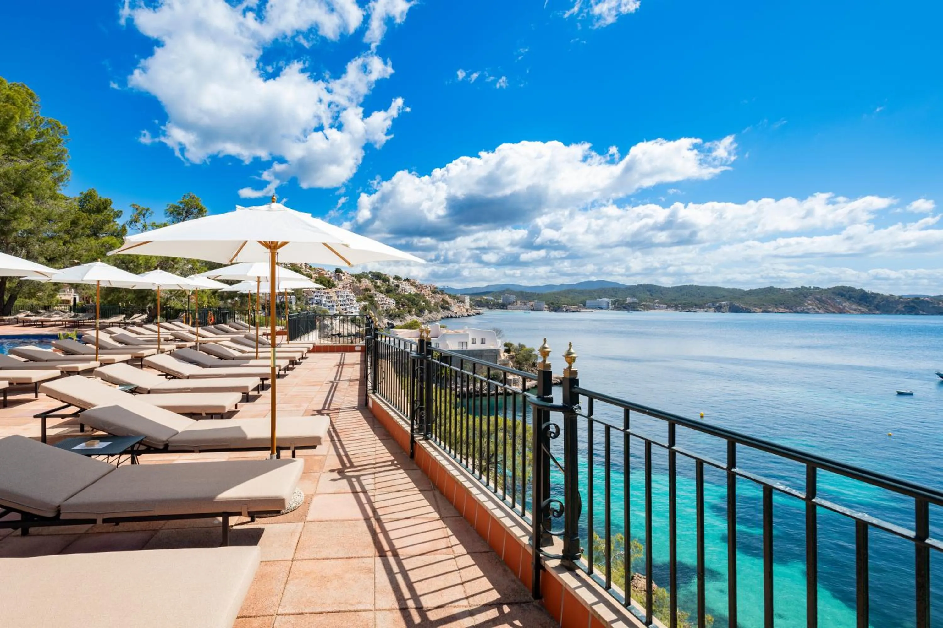 Swimming pool in Hotel Cala Fornells