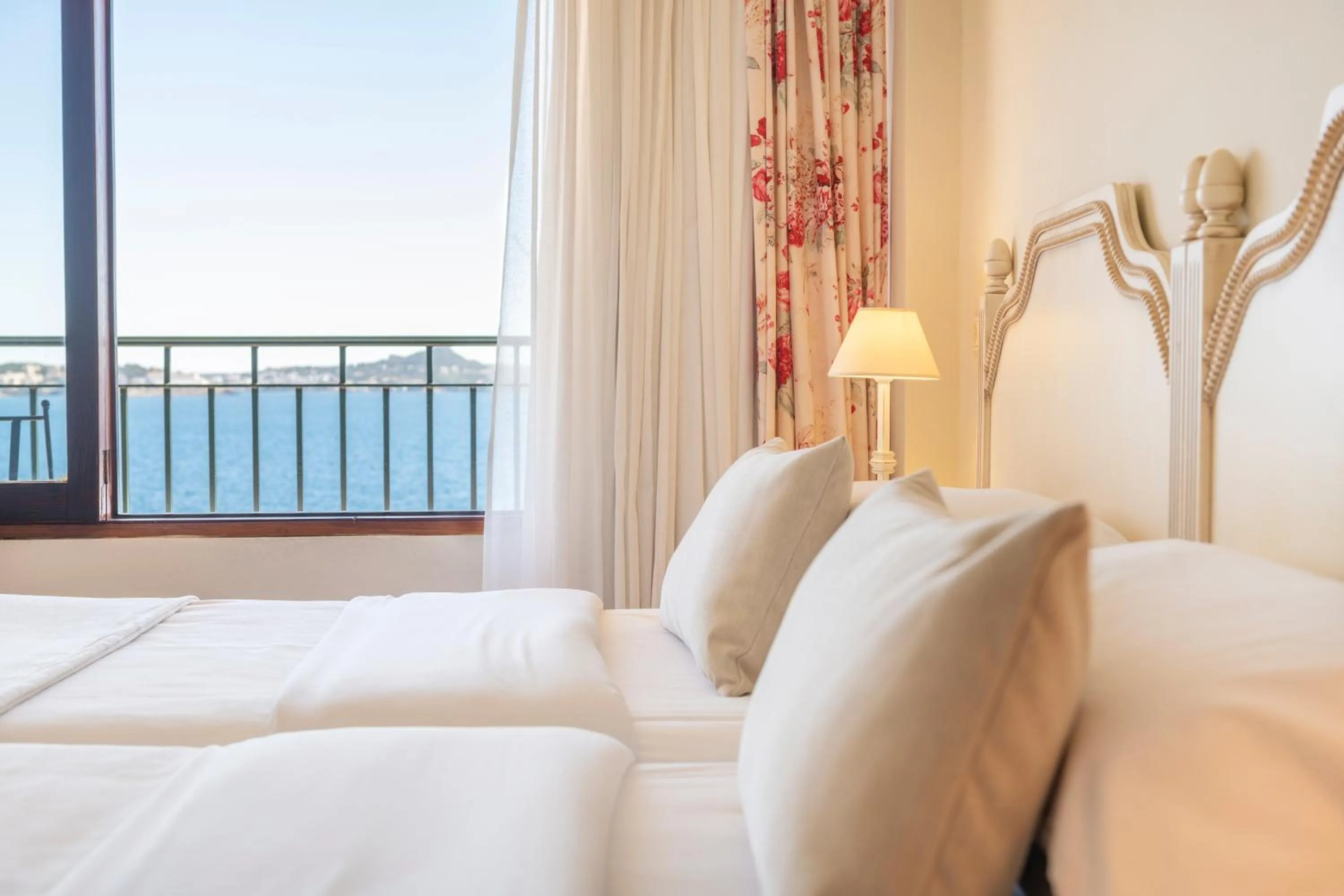 Bed in Hotel Cala Fornells