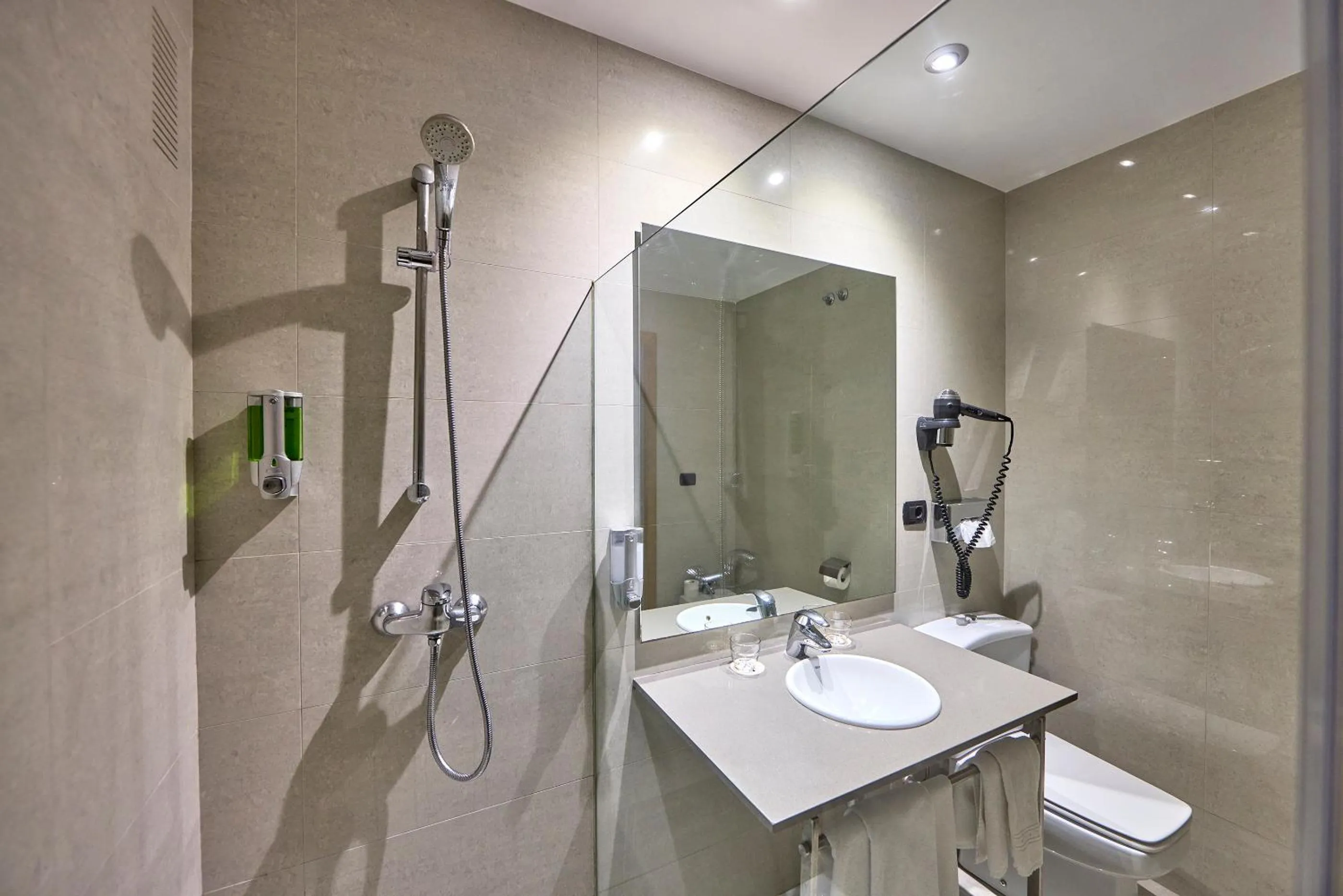 Bathroom in Civis Jaime I