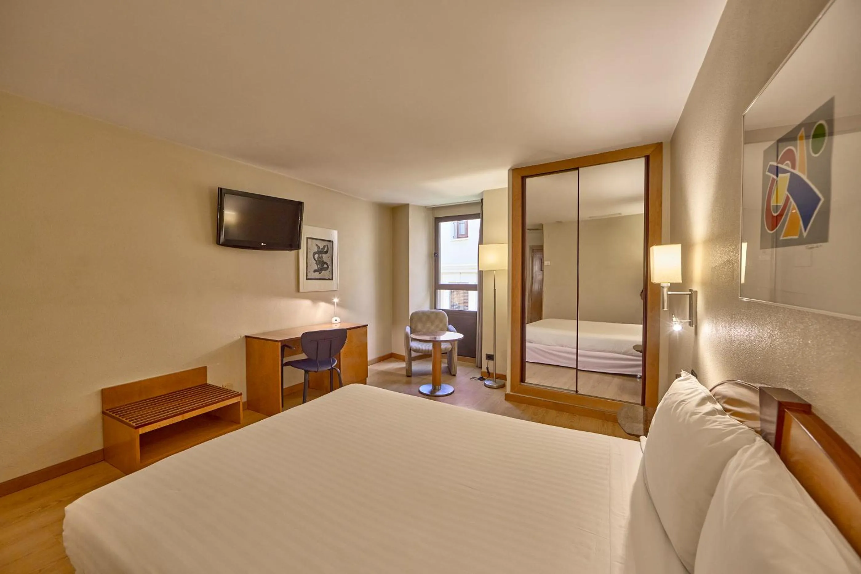 Photo of the whole room, Bed in Civis Jaime I