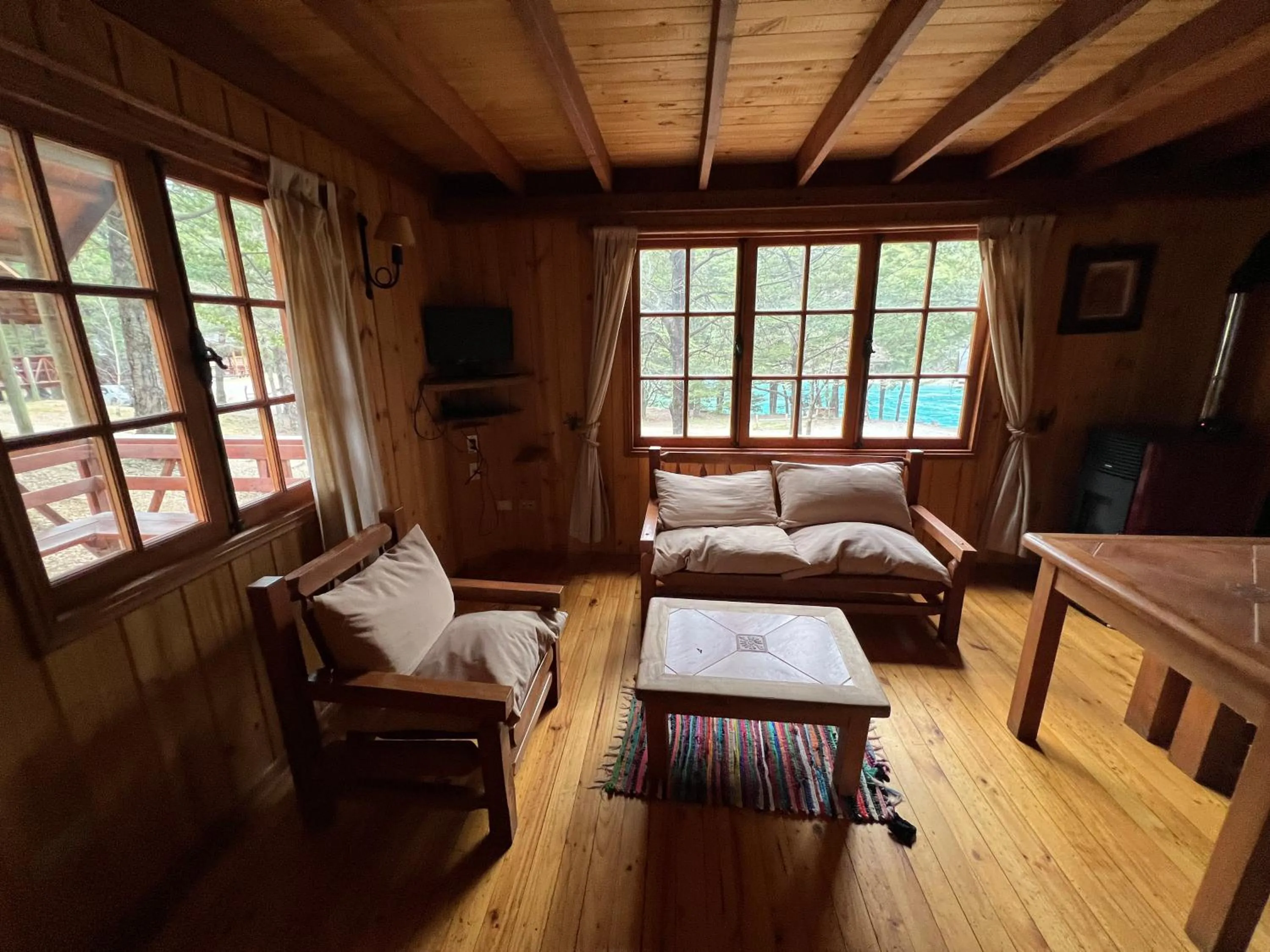 TV and multimedia, Bed in Green Baker Lodge