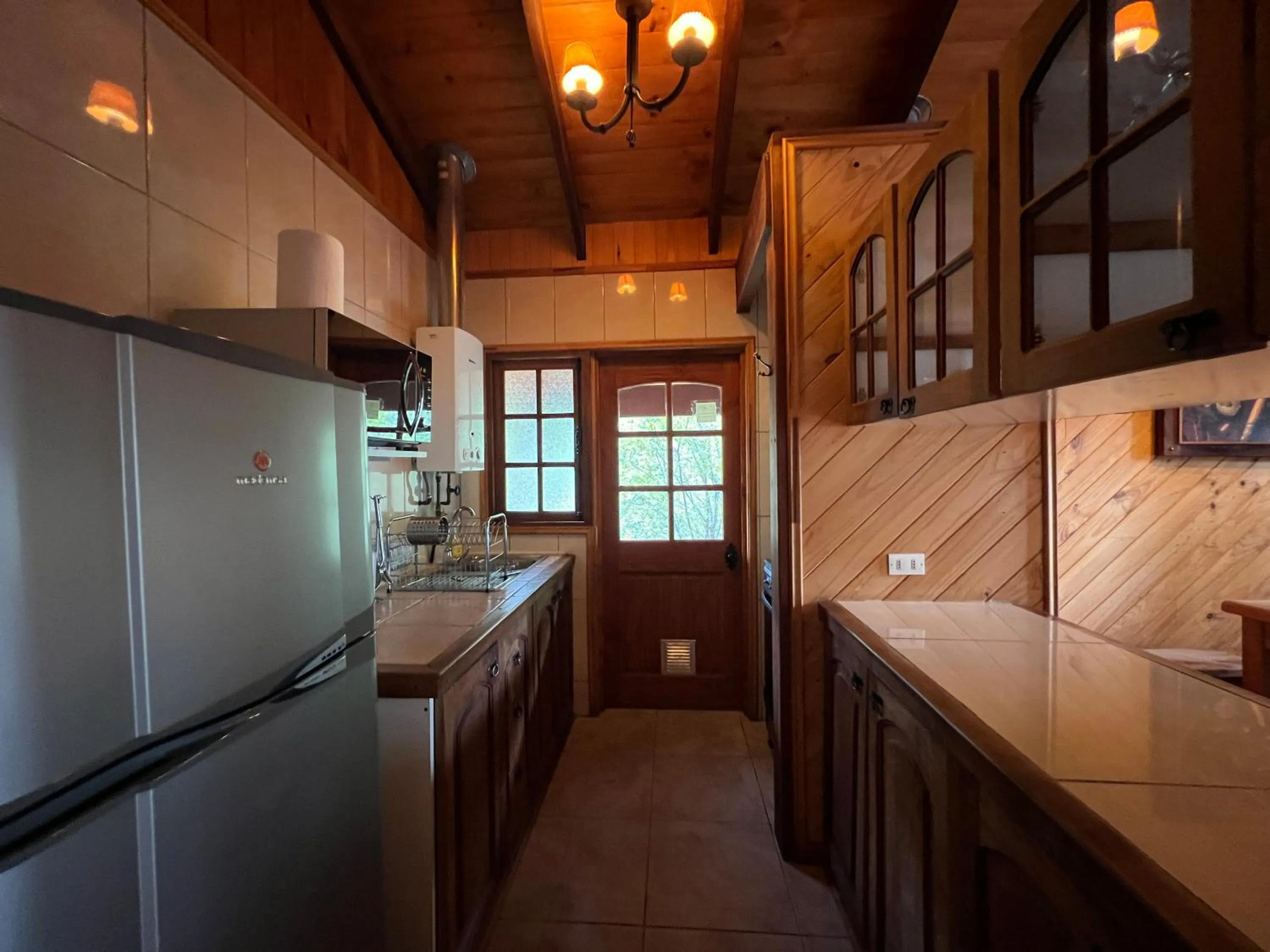 Kitchen or kitchenette in Green Baker Lodge