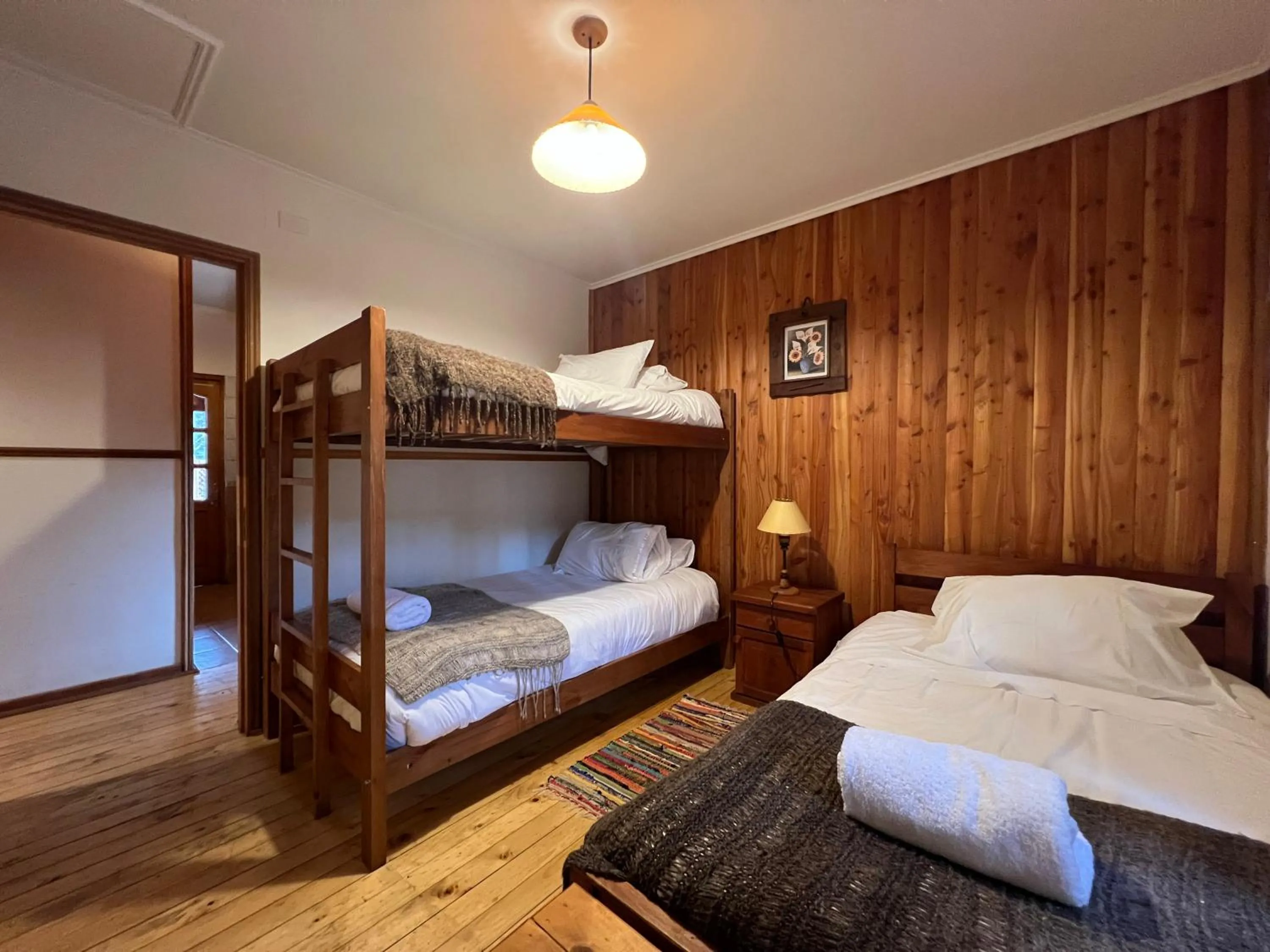 Bedroom, Bed in Green Baker Lodge