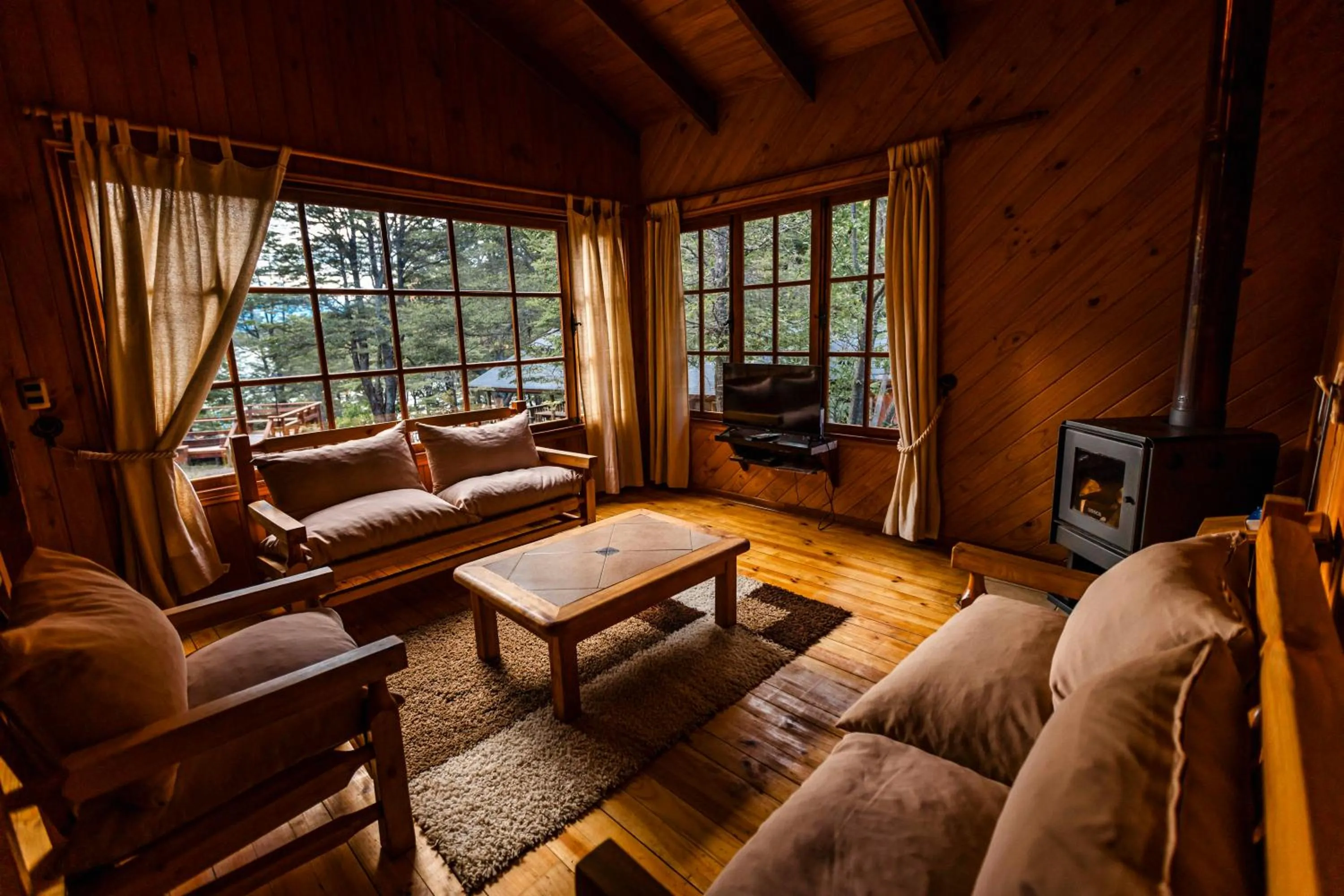 TV and multimedia in Green Baker Lodge