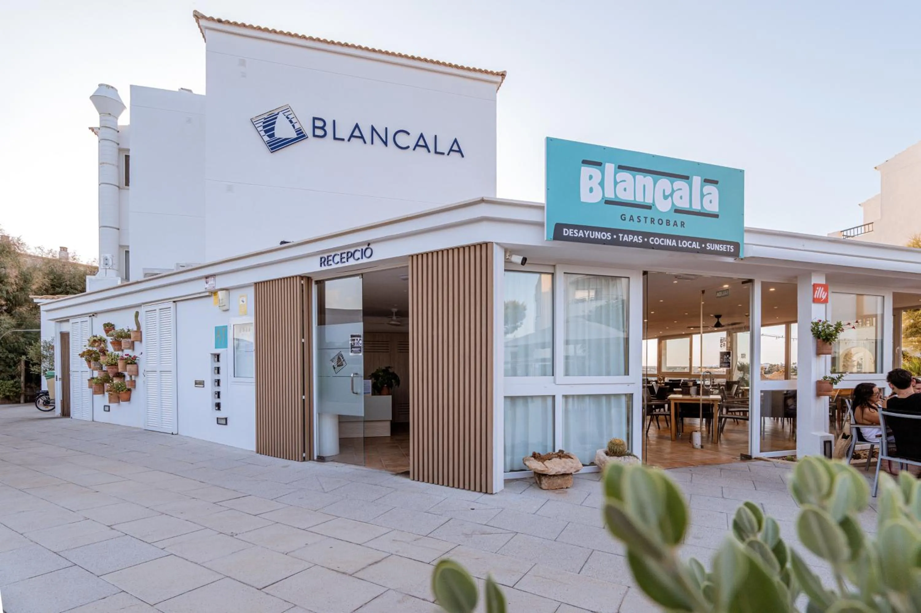 Property building in Apartamentos Blancala