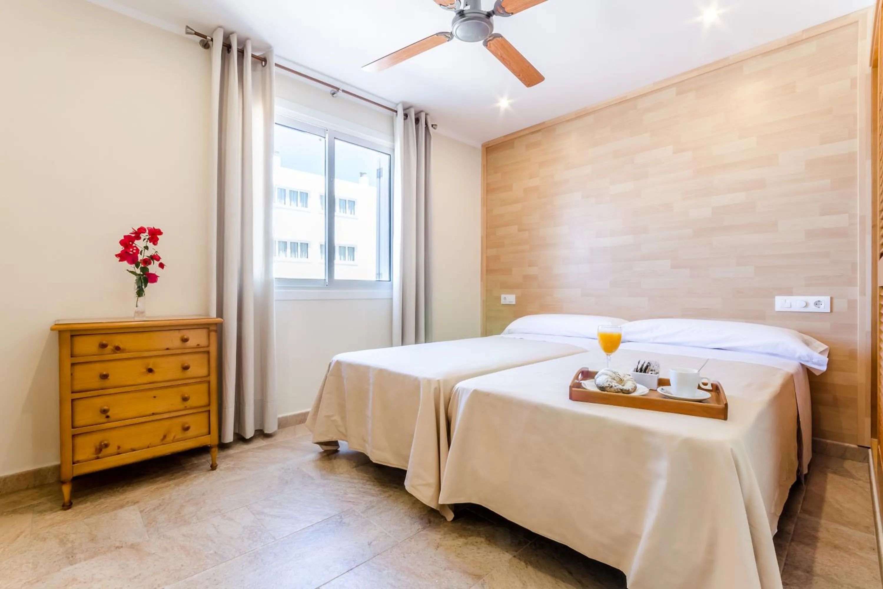 Bedroom, Bed in Apartamentos Blancala