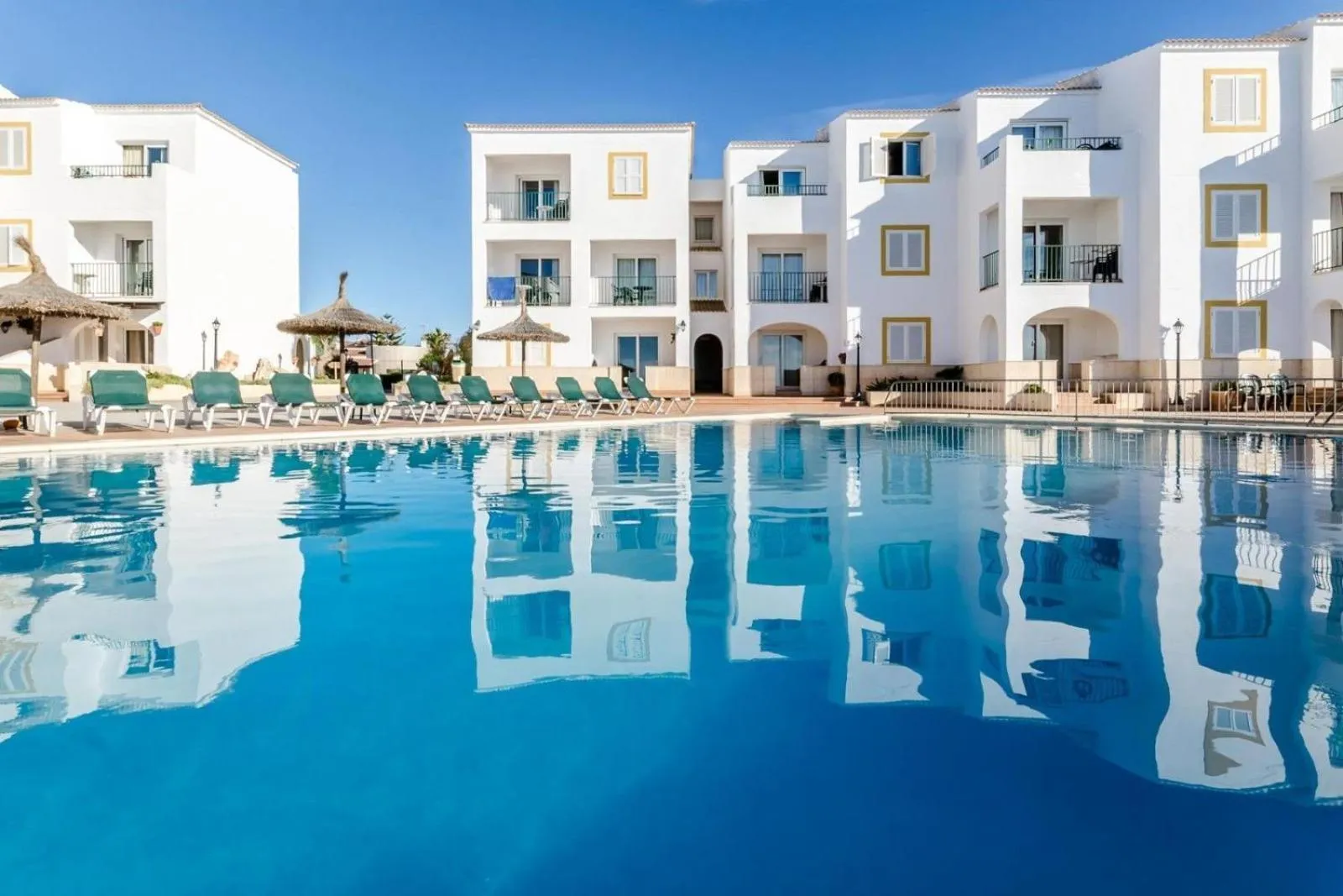 Property building in Apartamentos Blancala