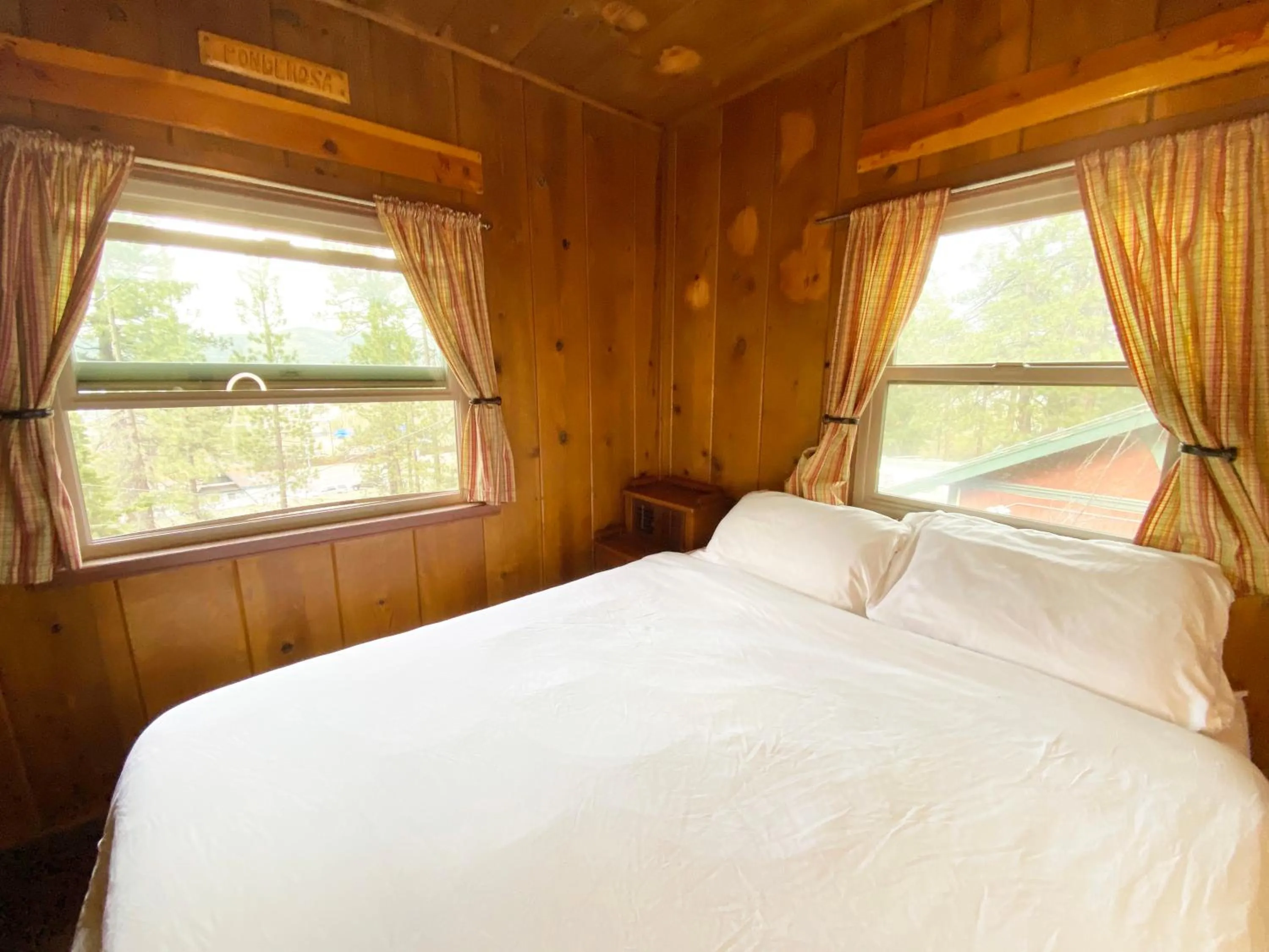 Bedroom, Bed in ITH Big Bear Lake Hostel & Lodge