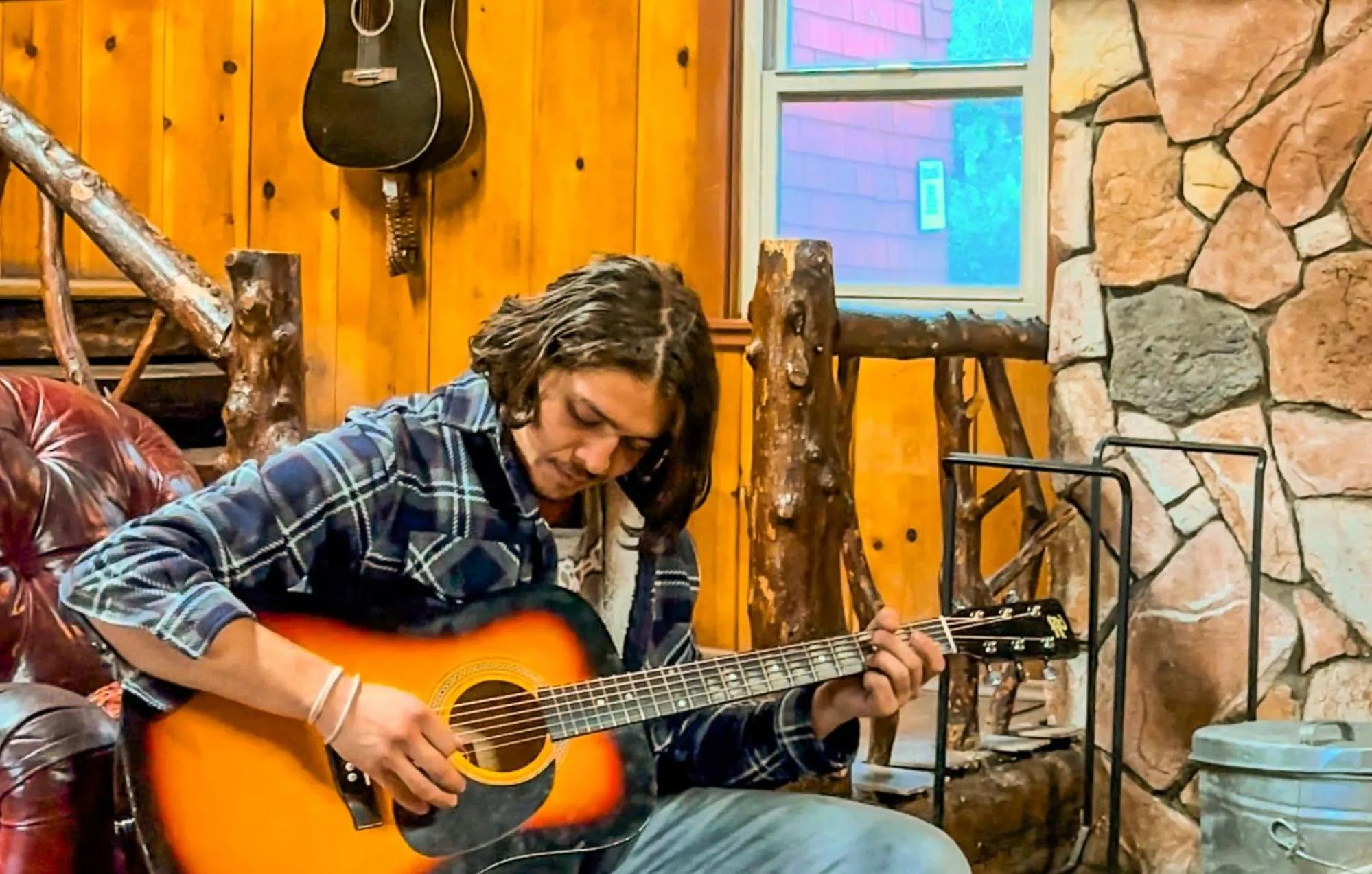 Guests in ITH Big Bear Lake Hostel & Lodge