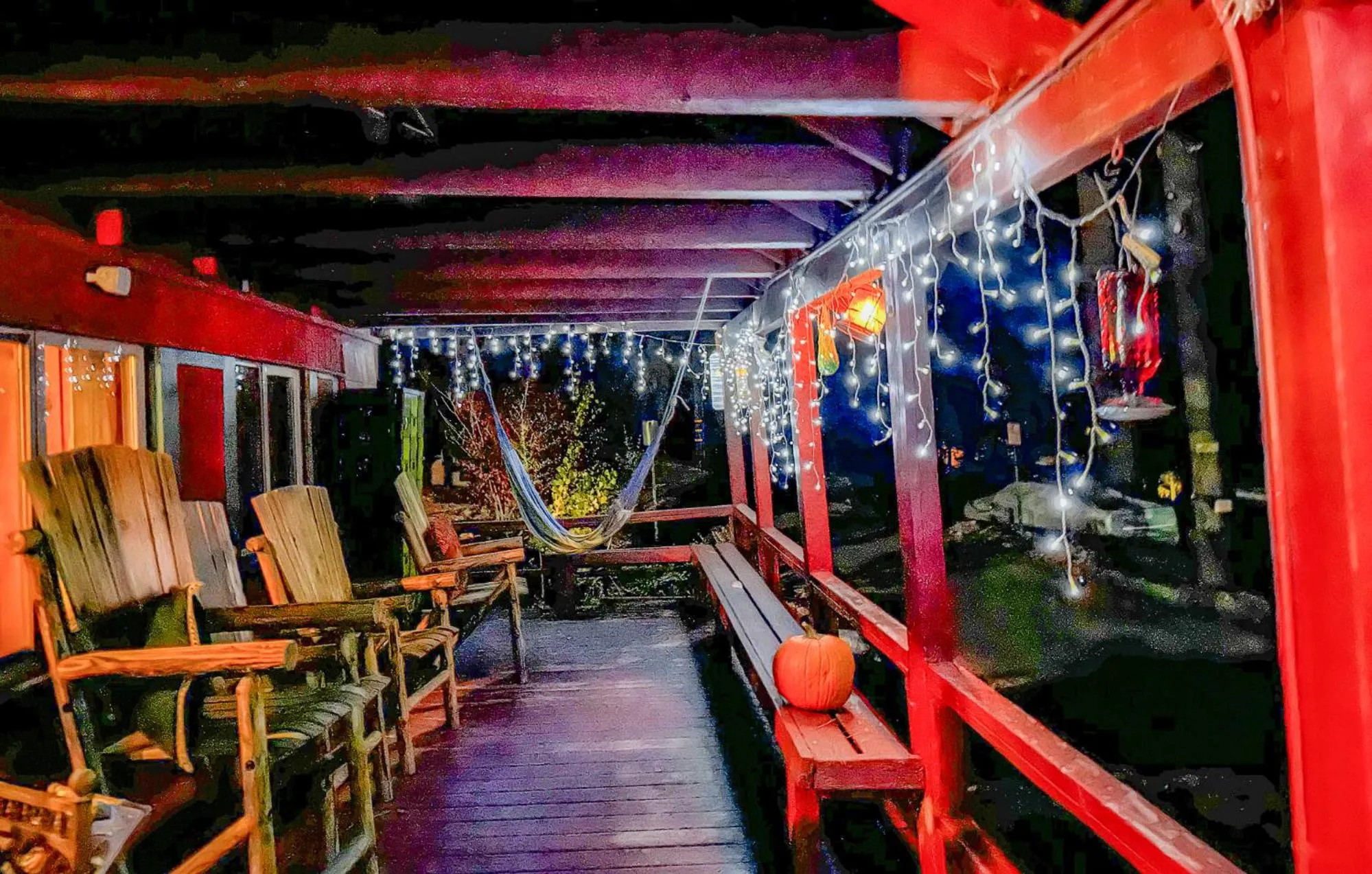 Patio in ITH Big Bear Lake Hostel & Lodge