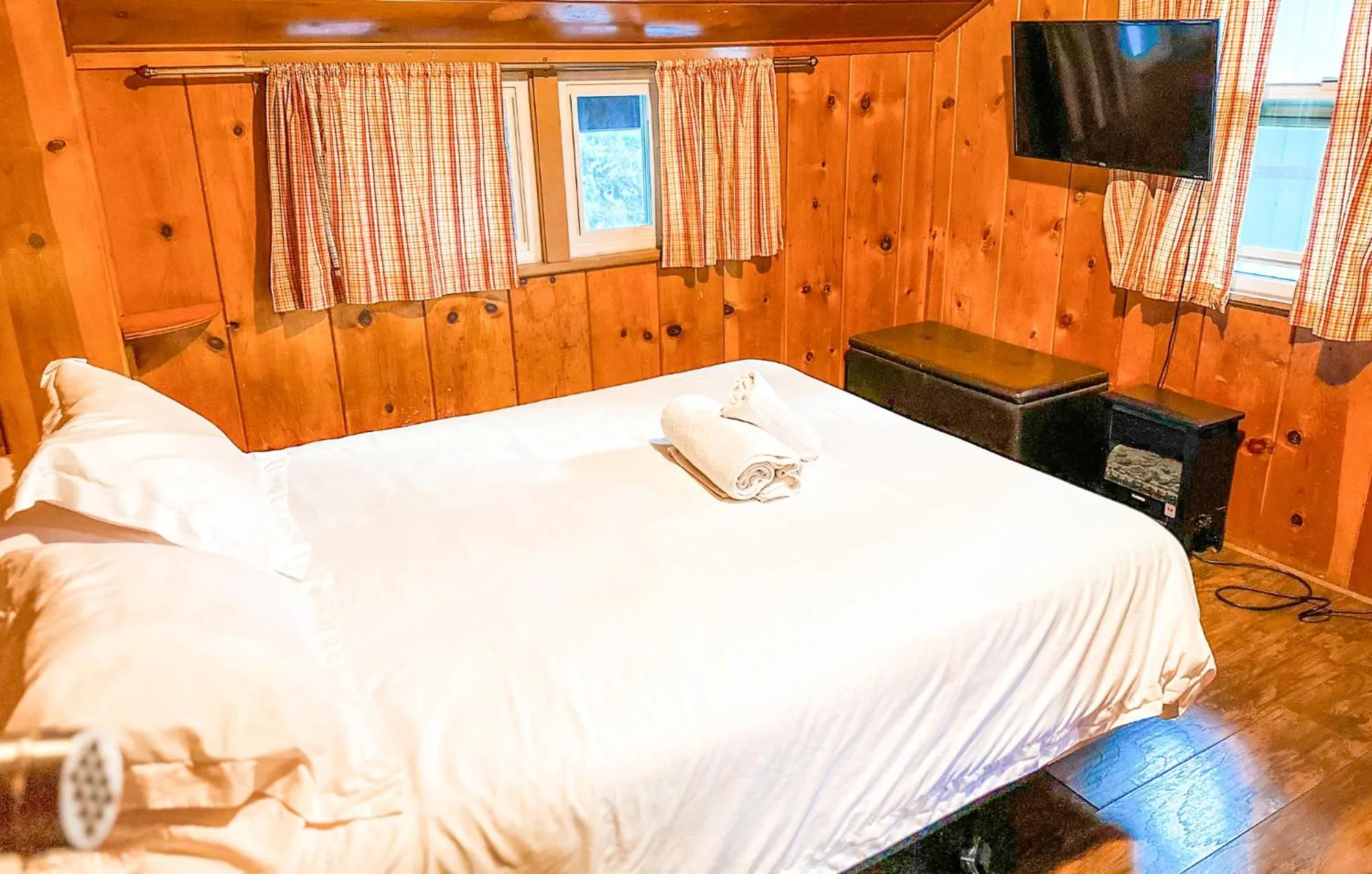 Bedroom, Bed in ITH Big Bear Lake Hostel & Lodge