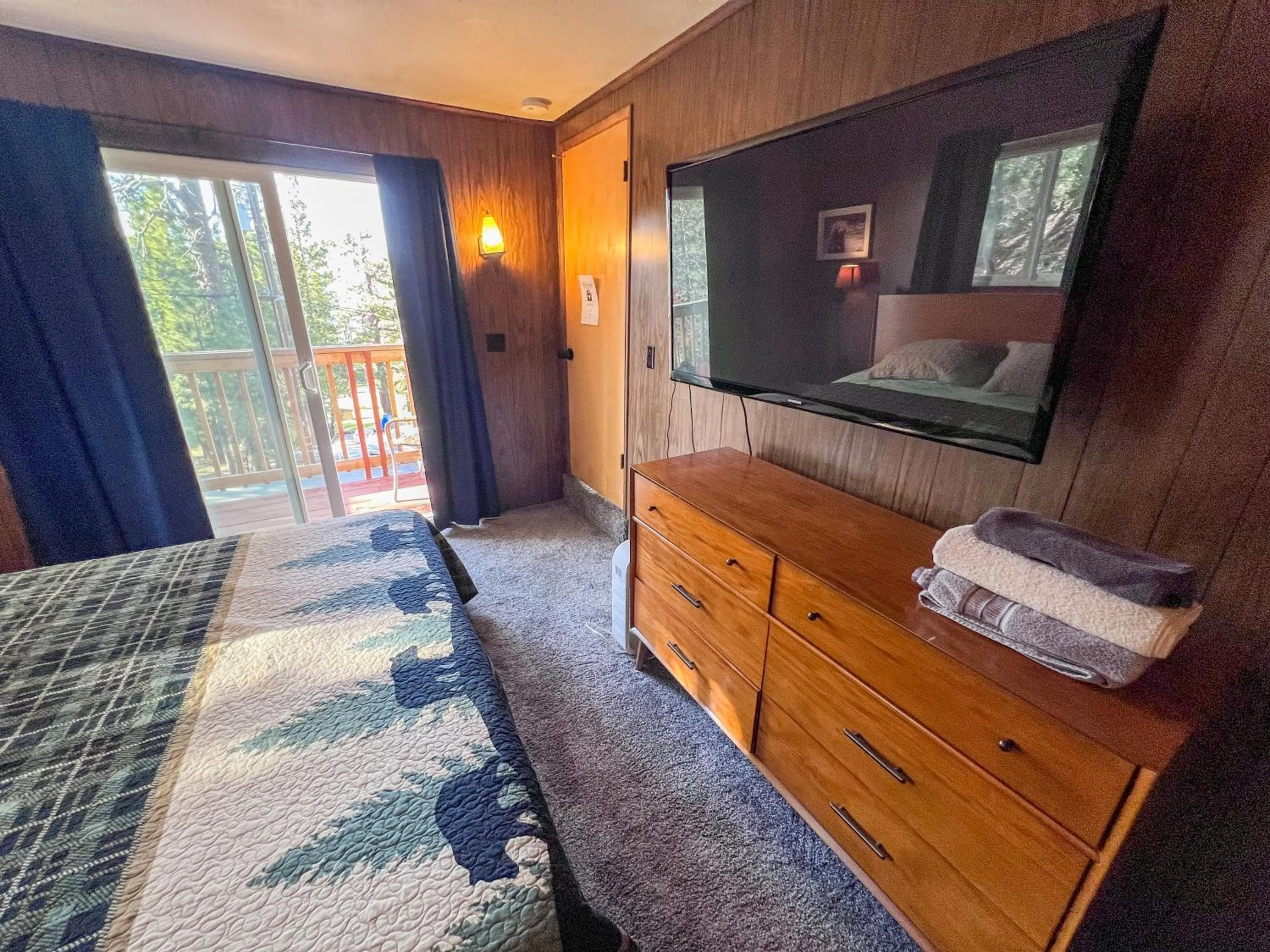 Bedroom, Bed in ITH Big Bear Lake Hostel & Lodge