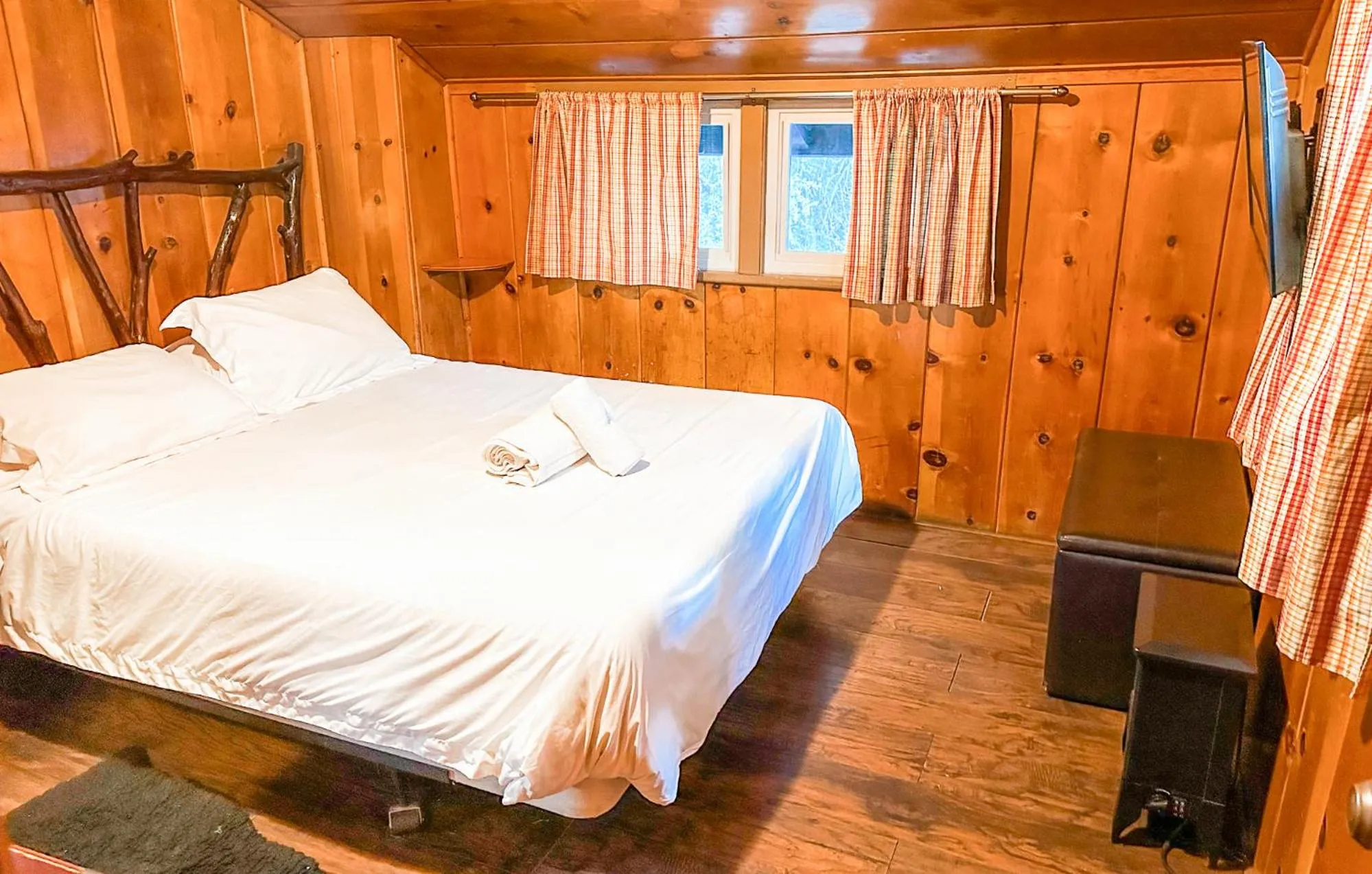 Bedroom, Bed in ITH Big Bear Lake Hostel & Lodge