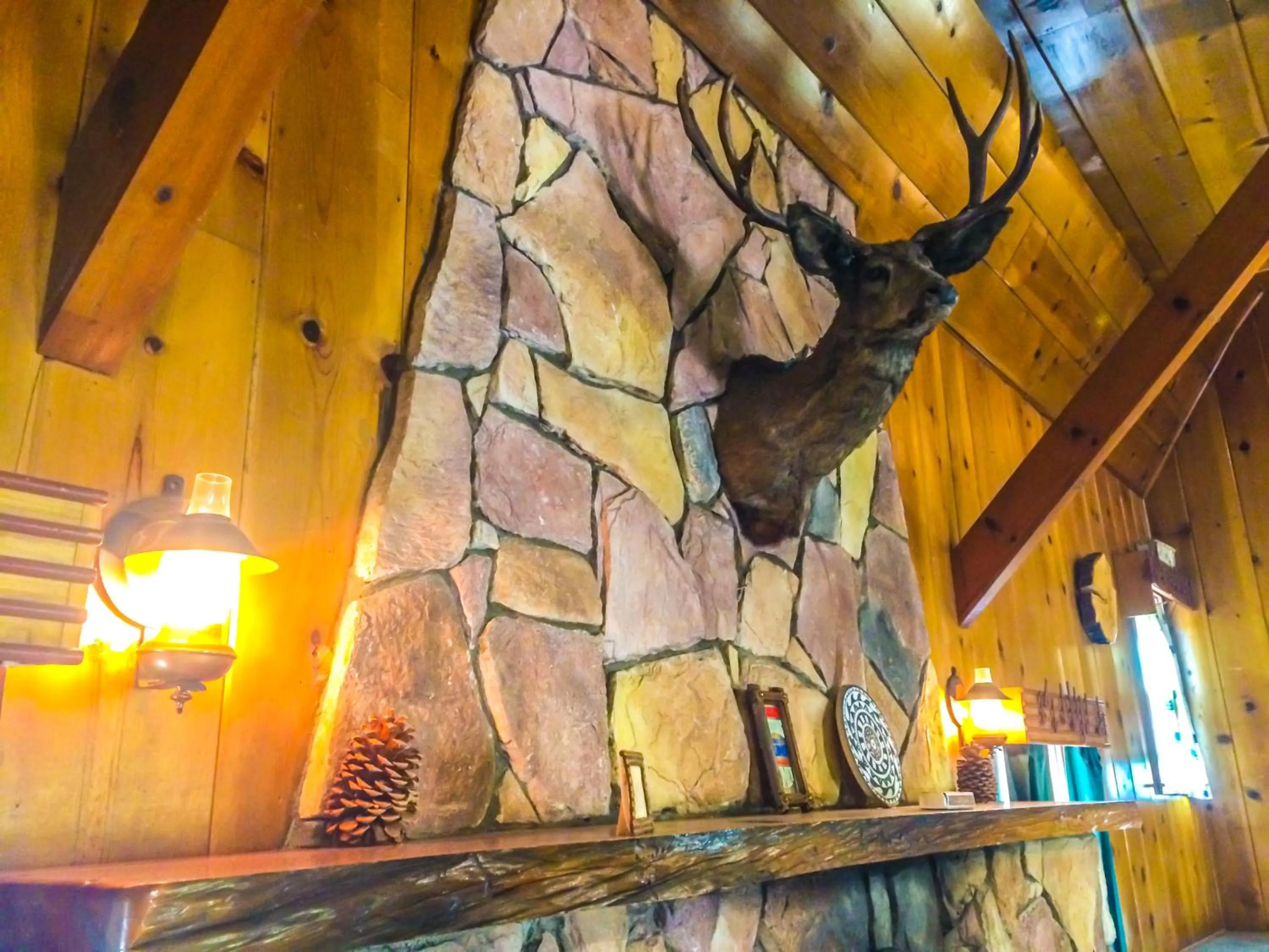 Decorative detail in ITH Big Bear Lake Hostel & Lodge