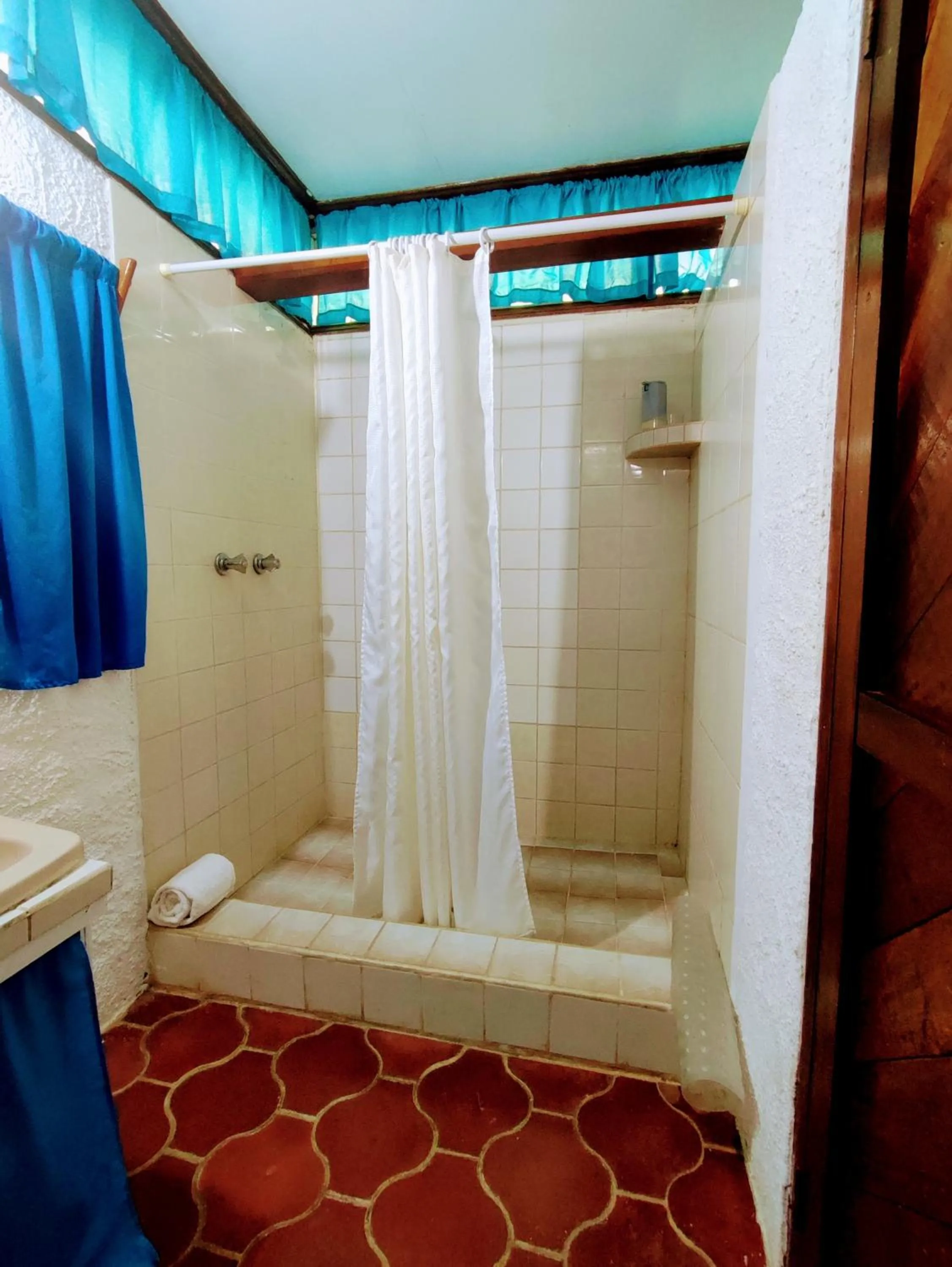 Shower in Maya Mountain Lodge