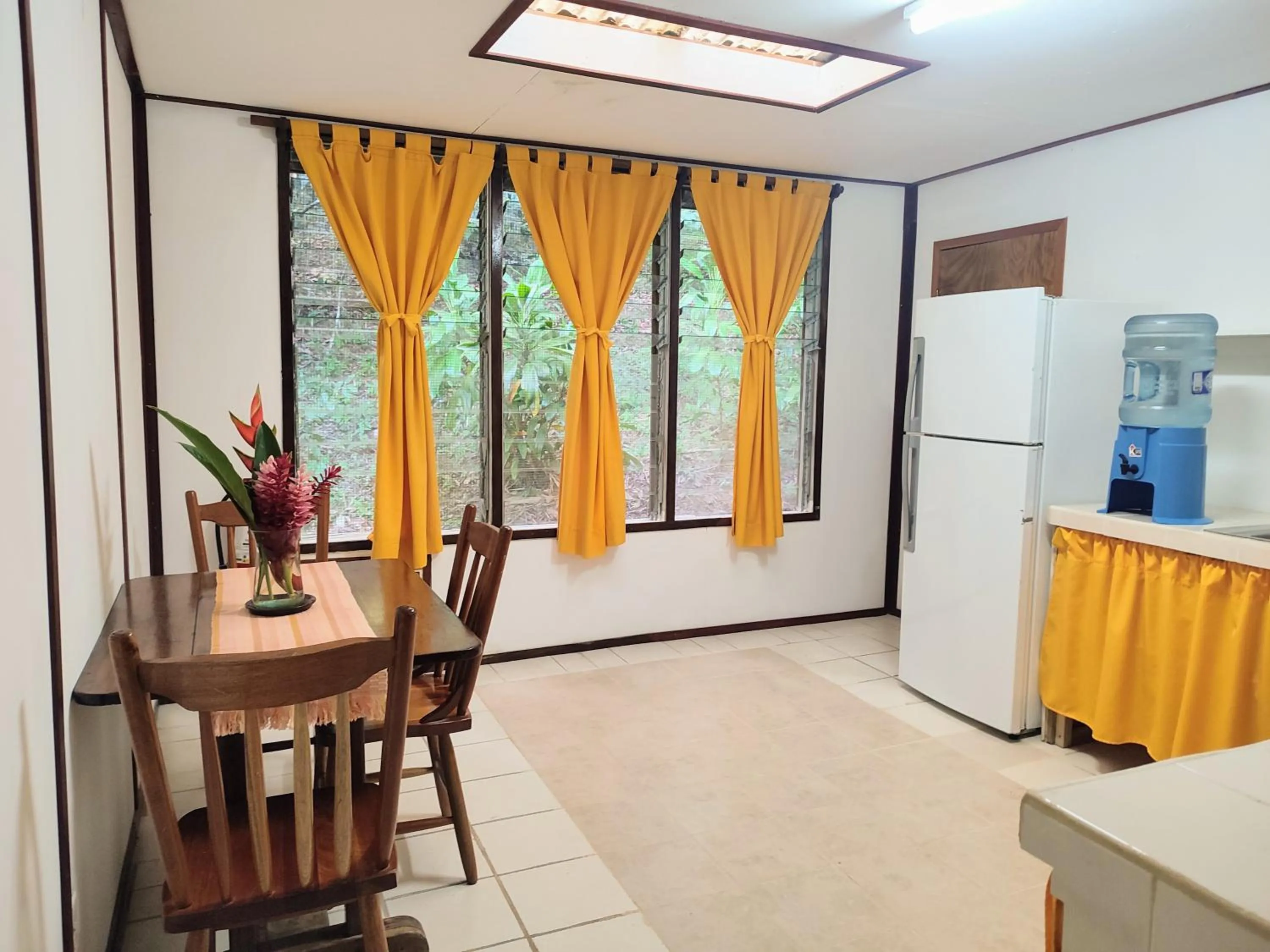 Dining area in Maya Mountain Lodge