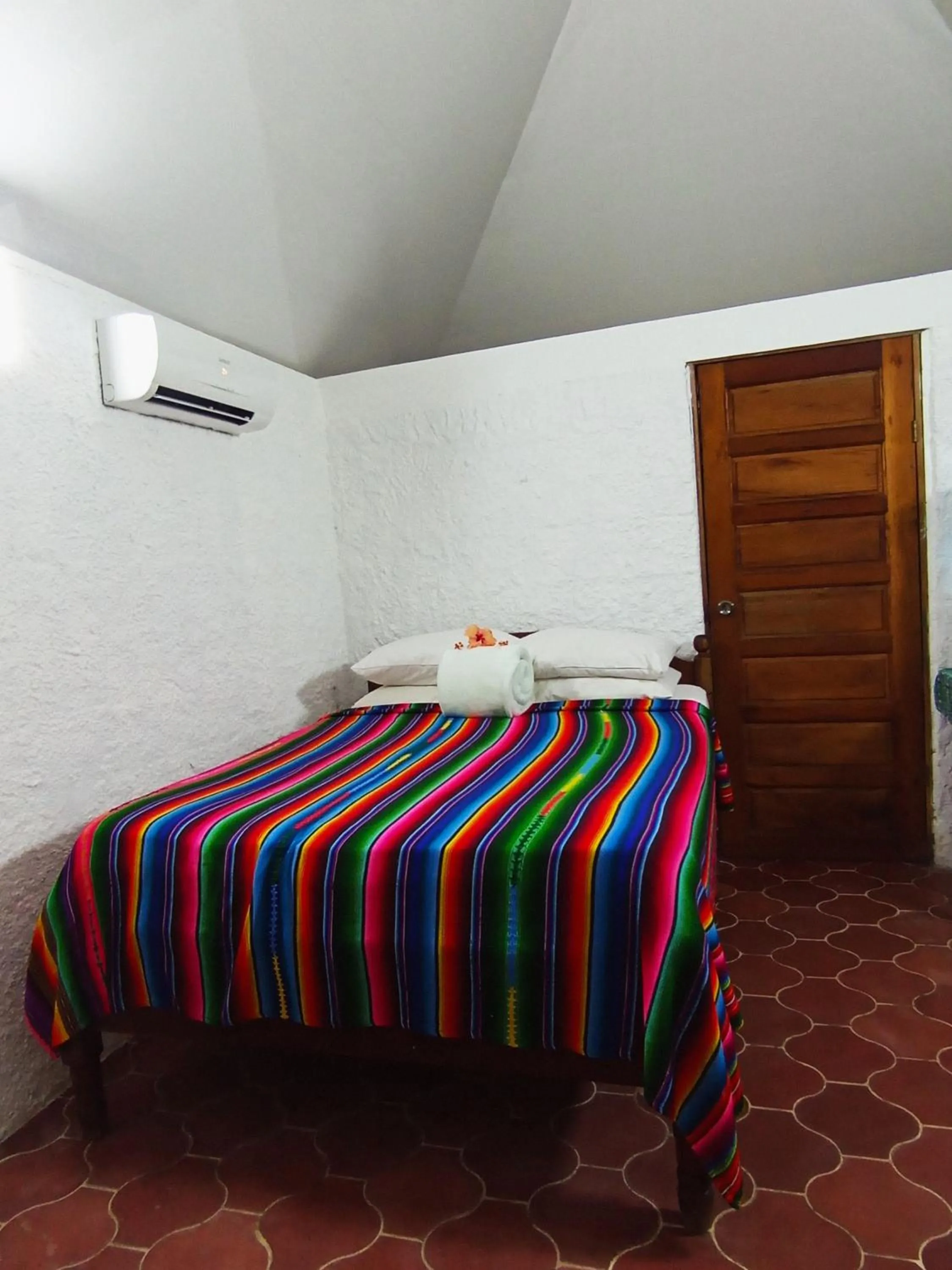 Property building, Bed in Maya Mountain Lodge