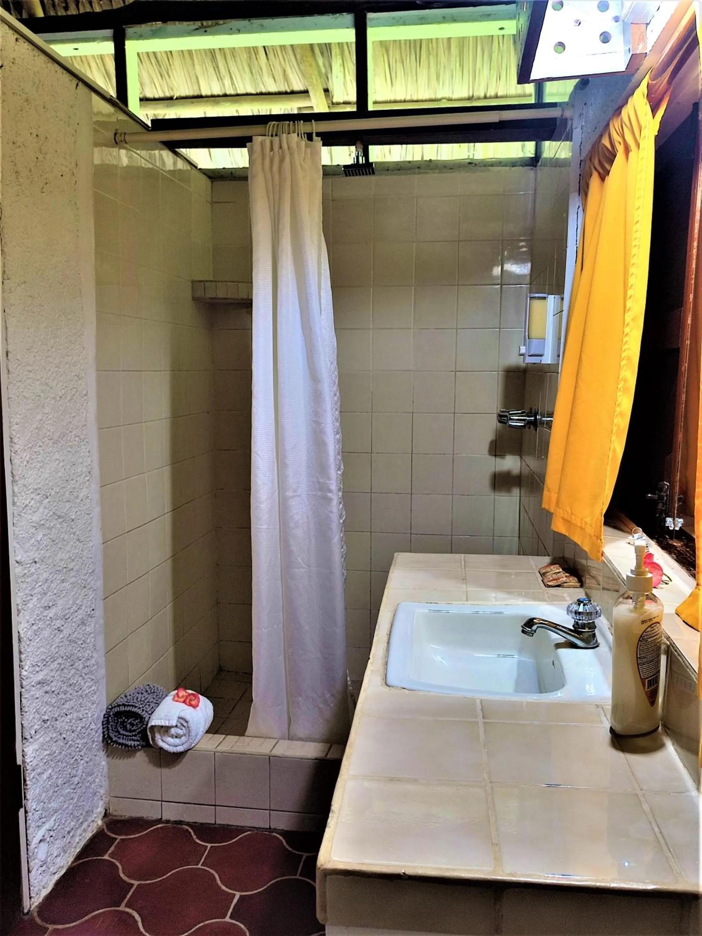 Shower in Maya Mountain Lodge