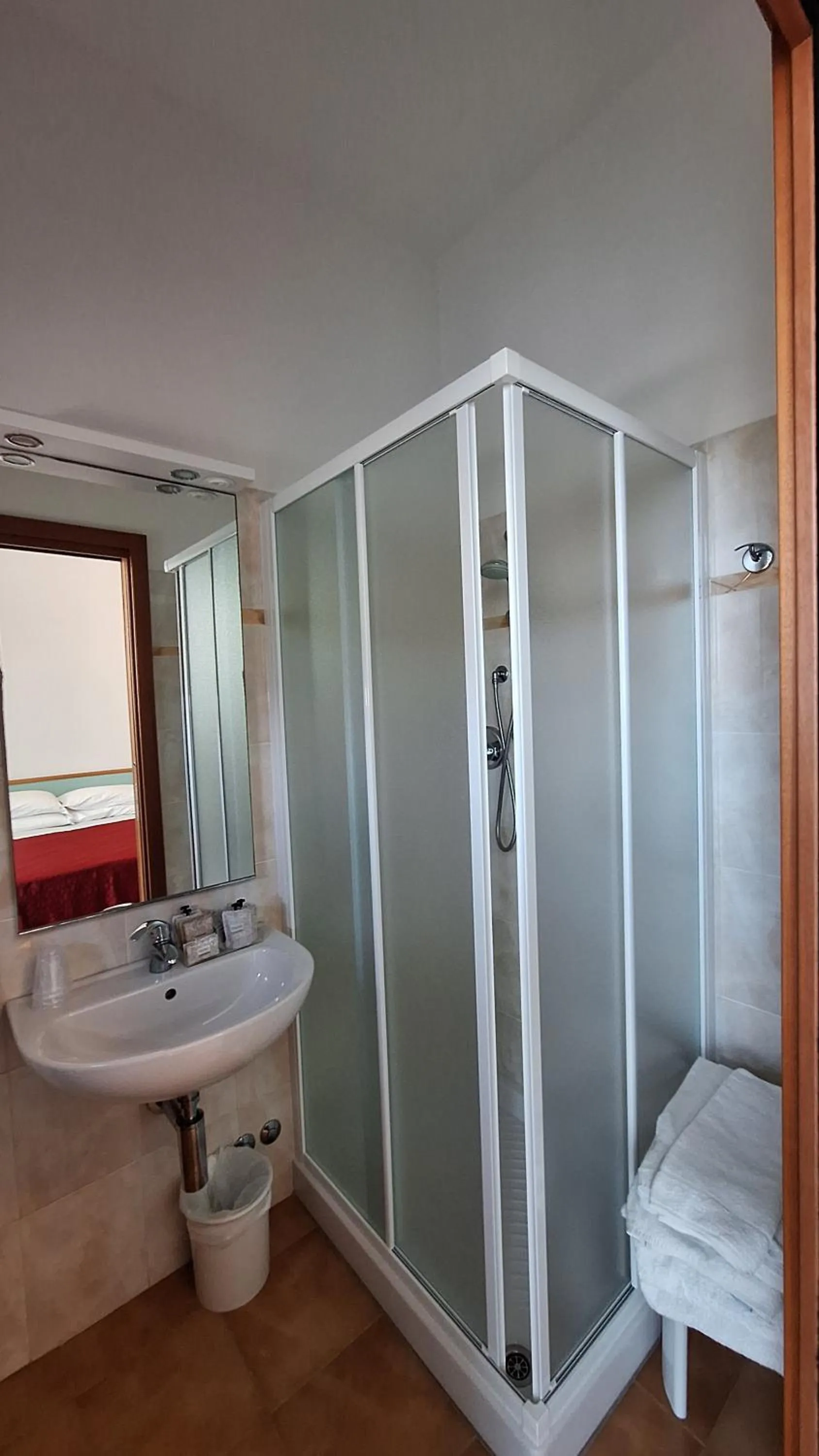 Shower in Hotel Massimo