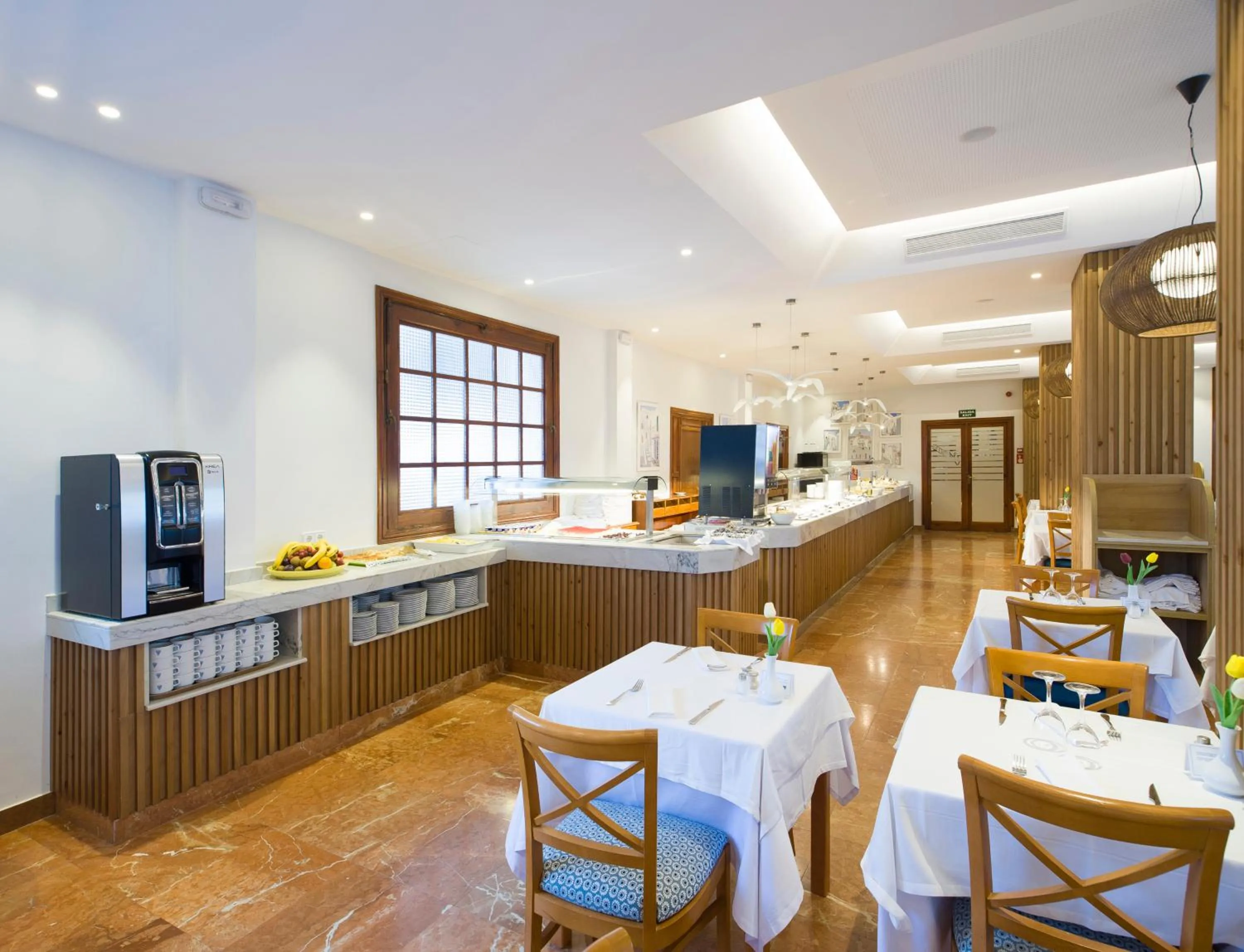 Restaurant/places to eat in Hotel Osiris Ibiza