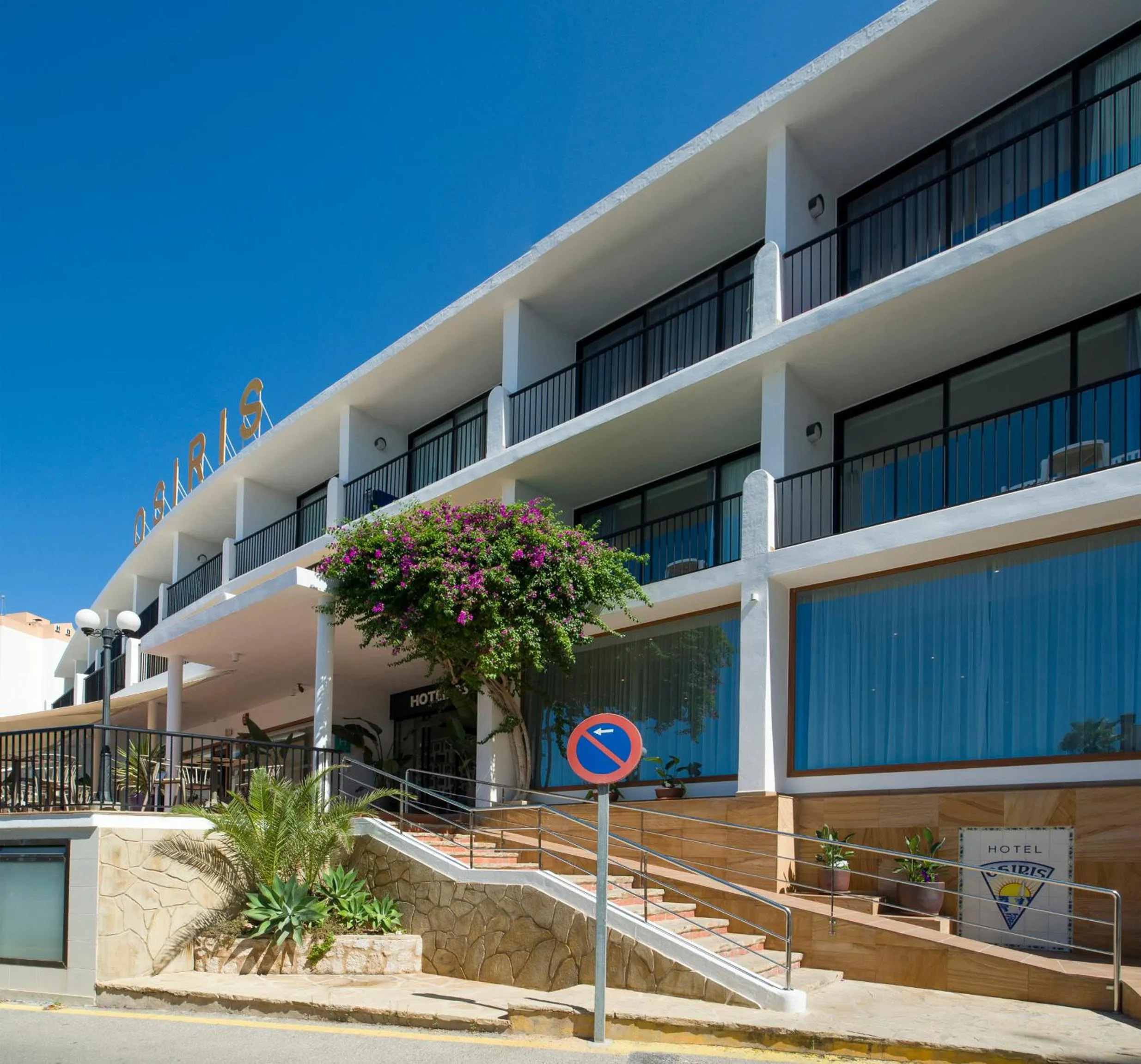Facade/entrance in Hotel Osiris Ibiza