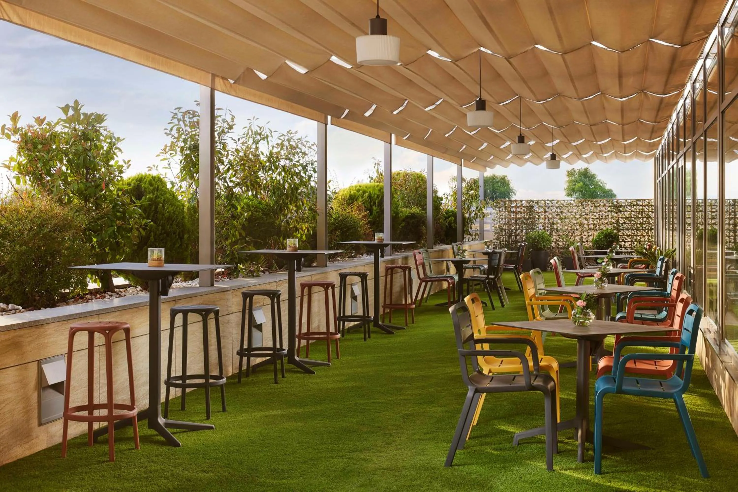 Lounge or bar in NH Alcorcón