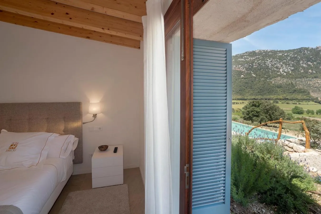 Mountain view, Bed in Finca Hotel Son Palou