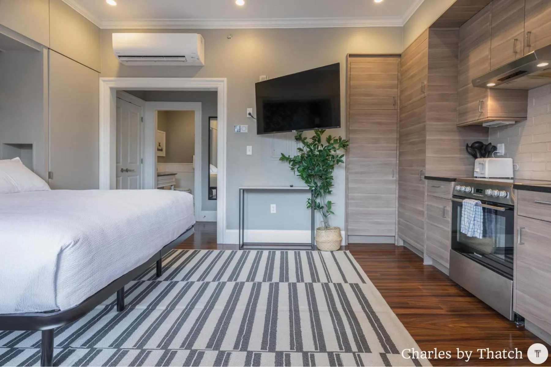 Bed in J Miller Flats by Thatch