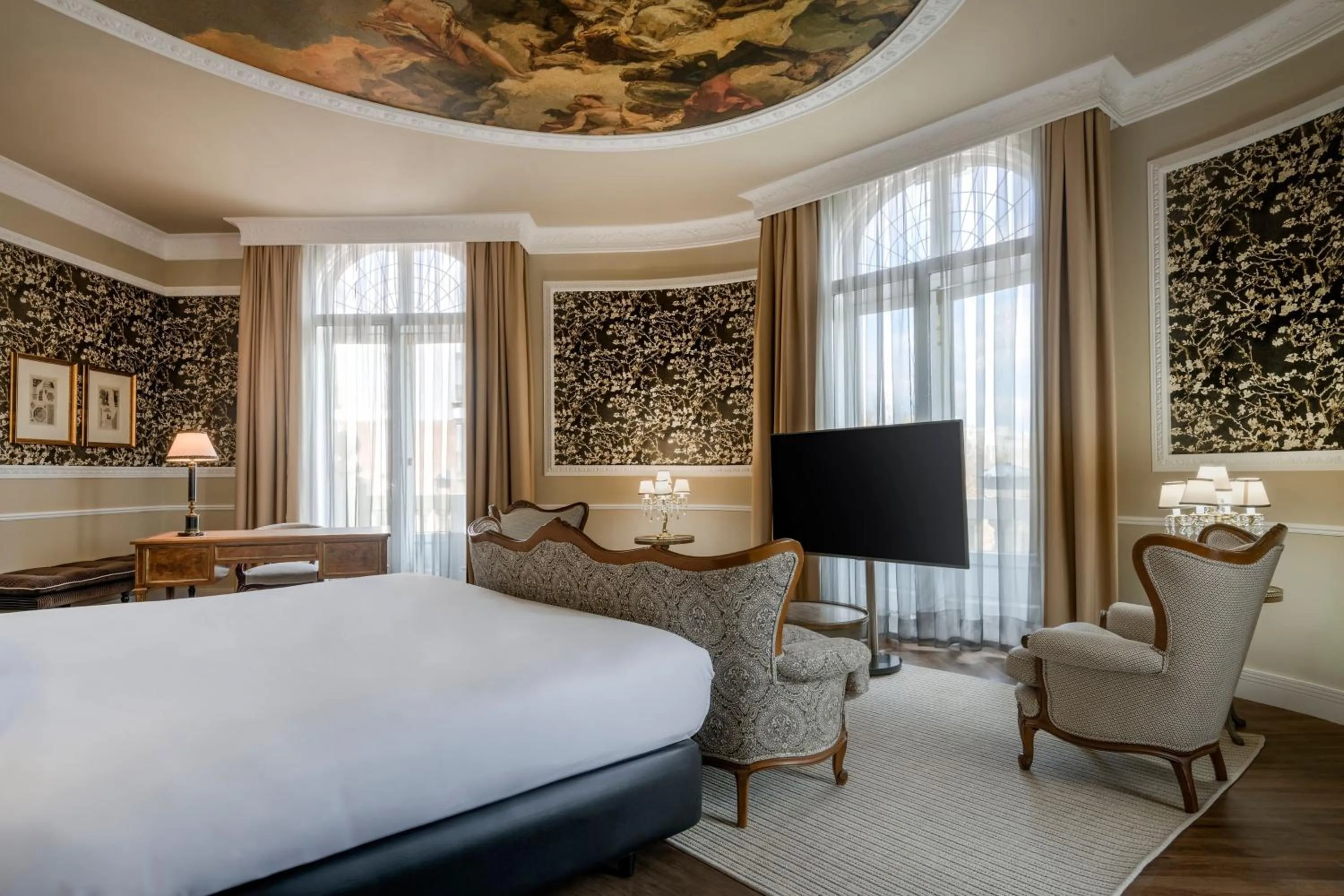 Photo of the whole room, Bed in Hotel Palacio del Retiro, Autograph Collection