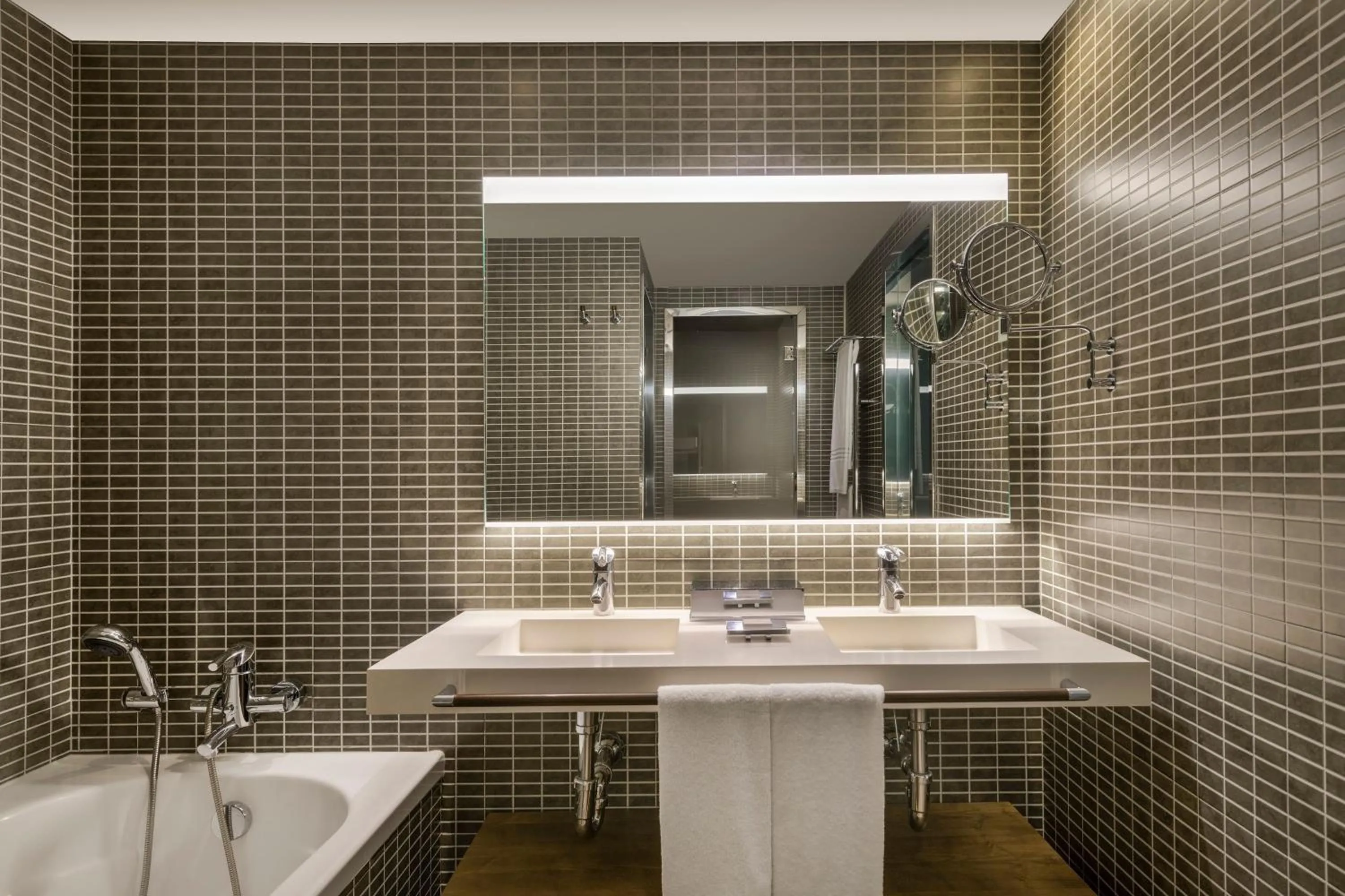 Bathroom in Hotel Palacio del Retiro, Autograph Collection