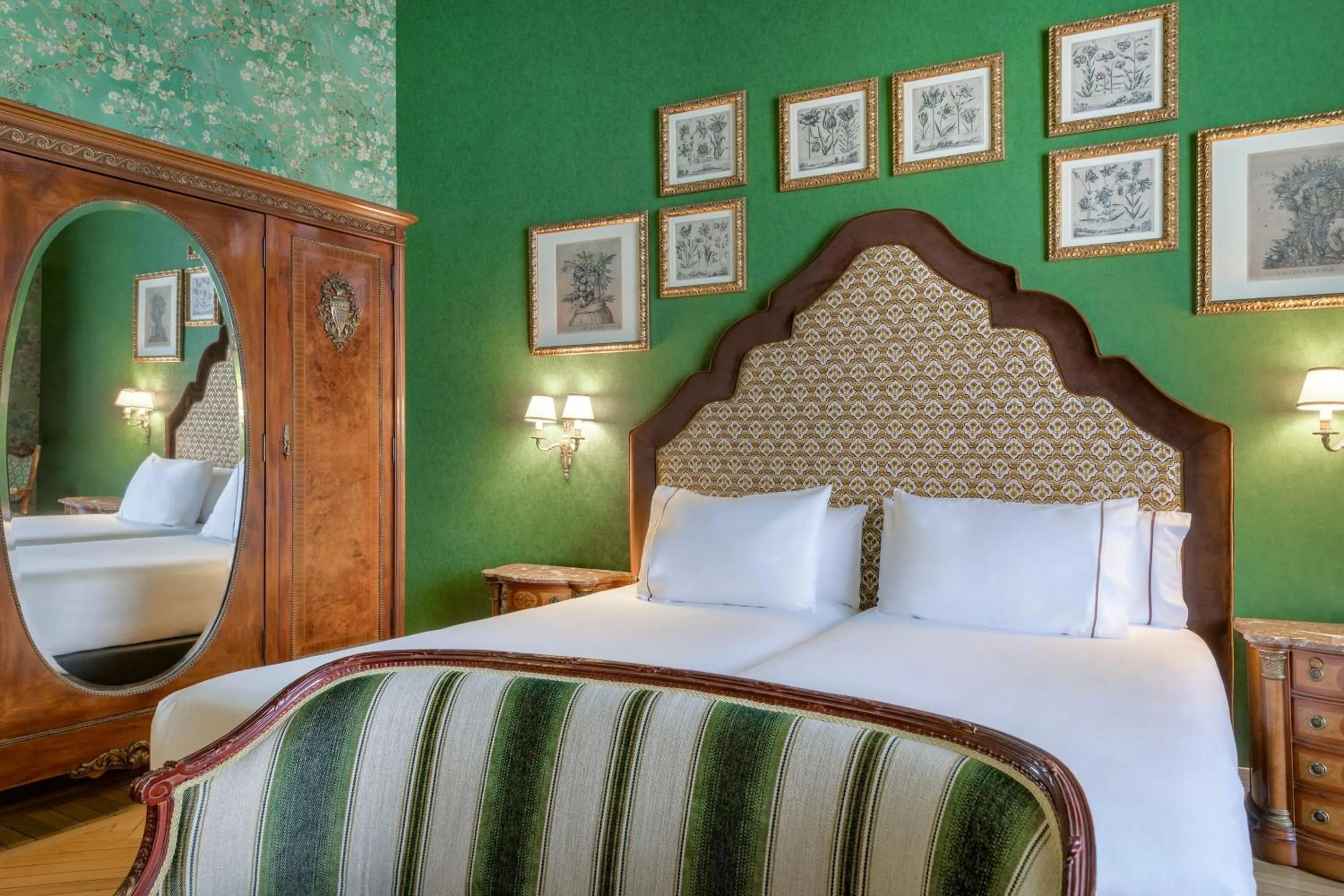 Photo of the whole room, Bed in Hotel Palacio del Retiro, Autograph Collection