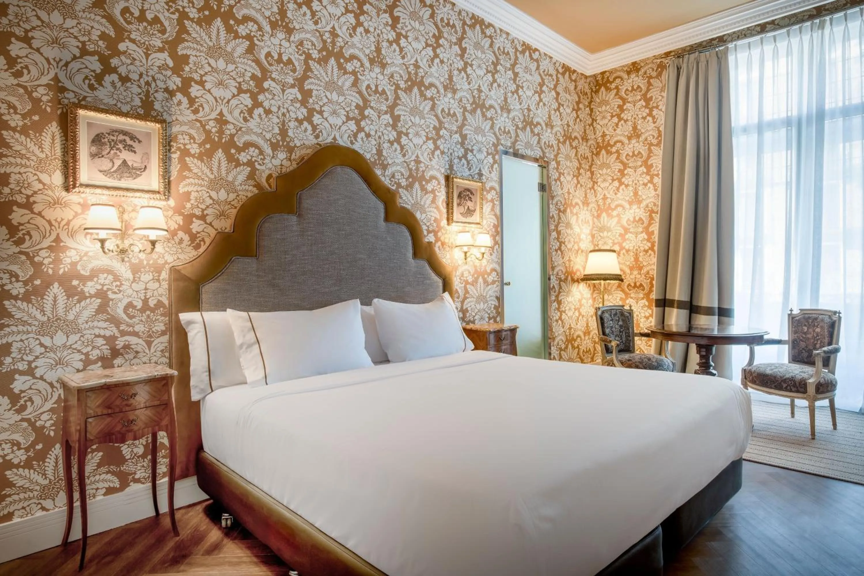 Photo of the whole room, Bed in Hotel Palacio del Retiro, Autograph Collection