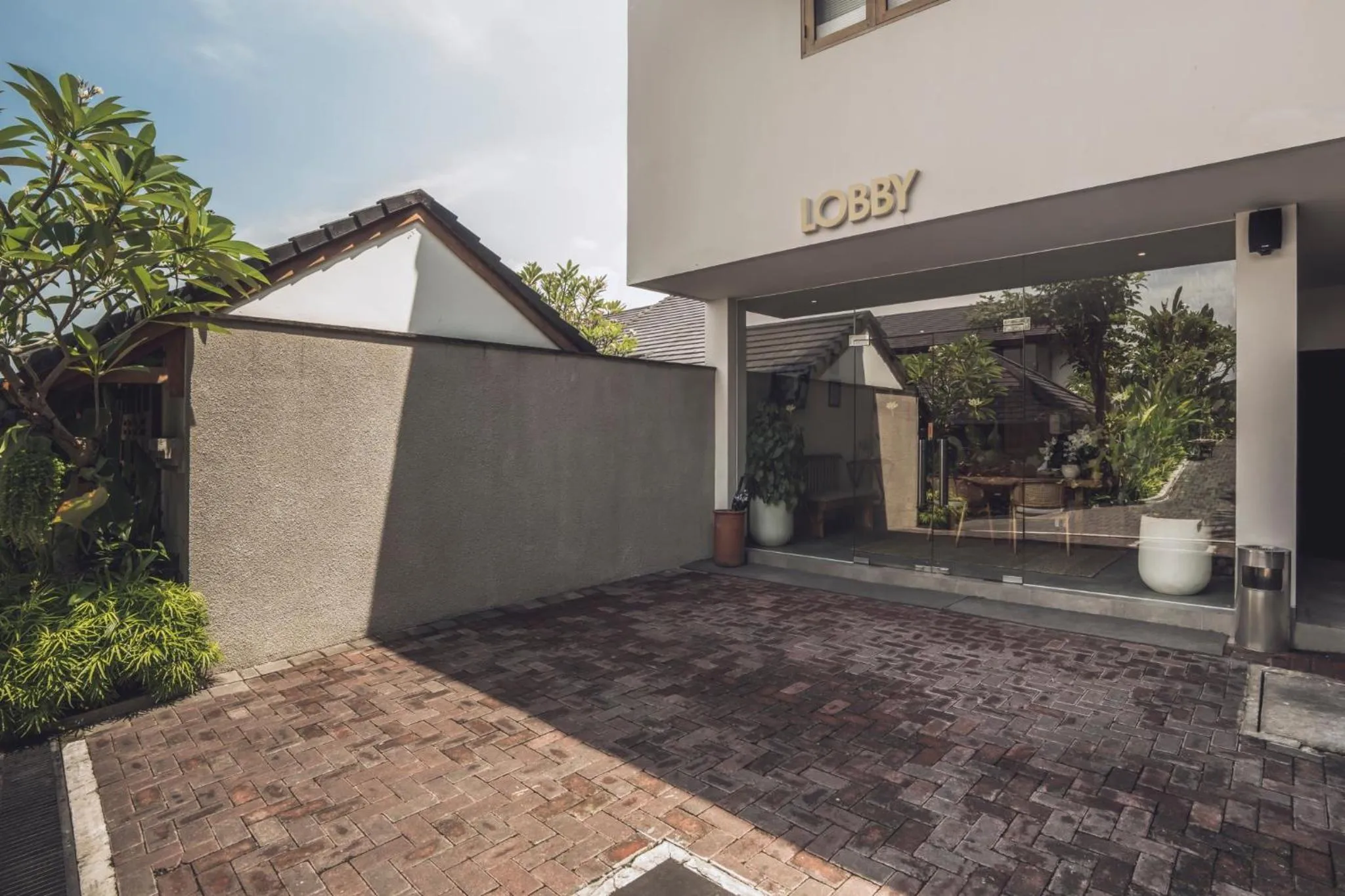 Lobby or reception in Teratai Villa Canggu by Ini Vie Hospitality