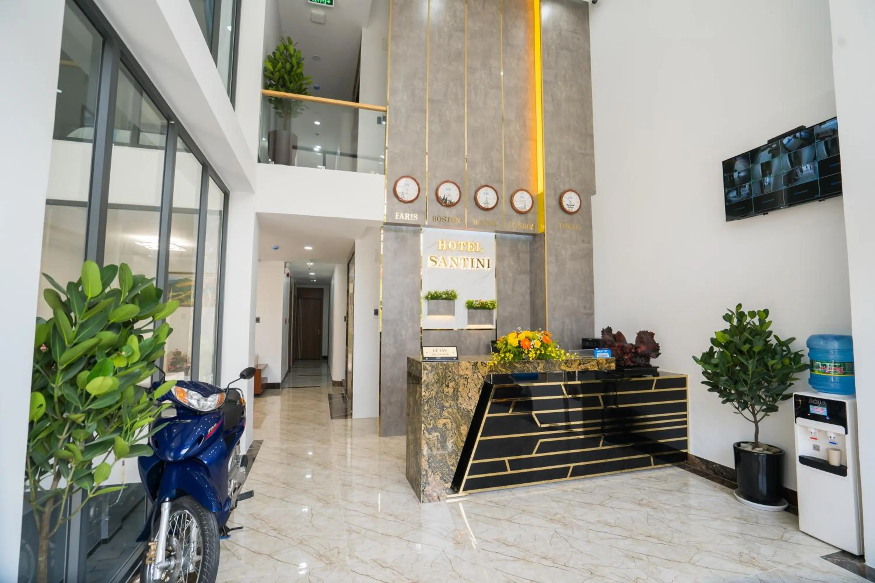 Lobby or reception in Santini Hotel