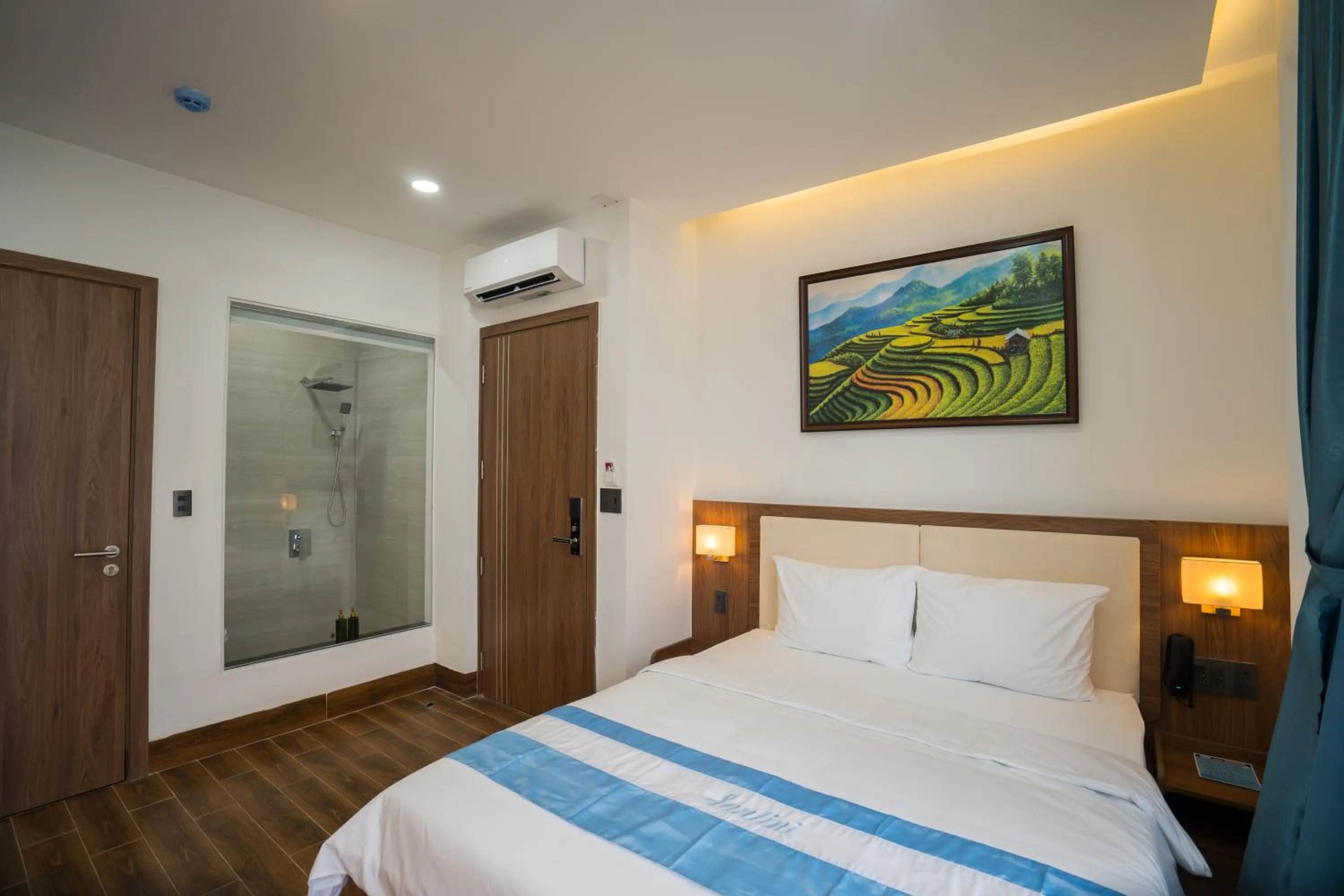 Bedroom, Bed in Santini Hotel