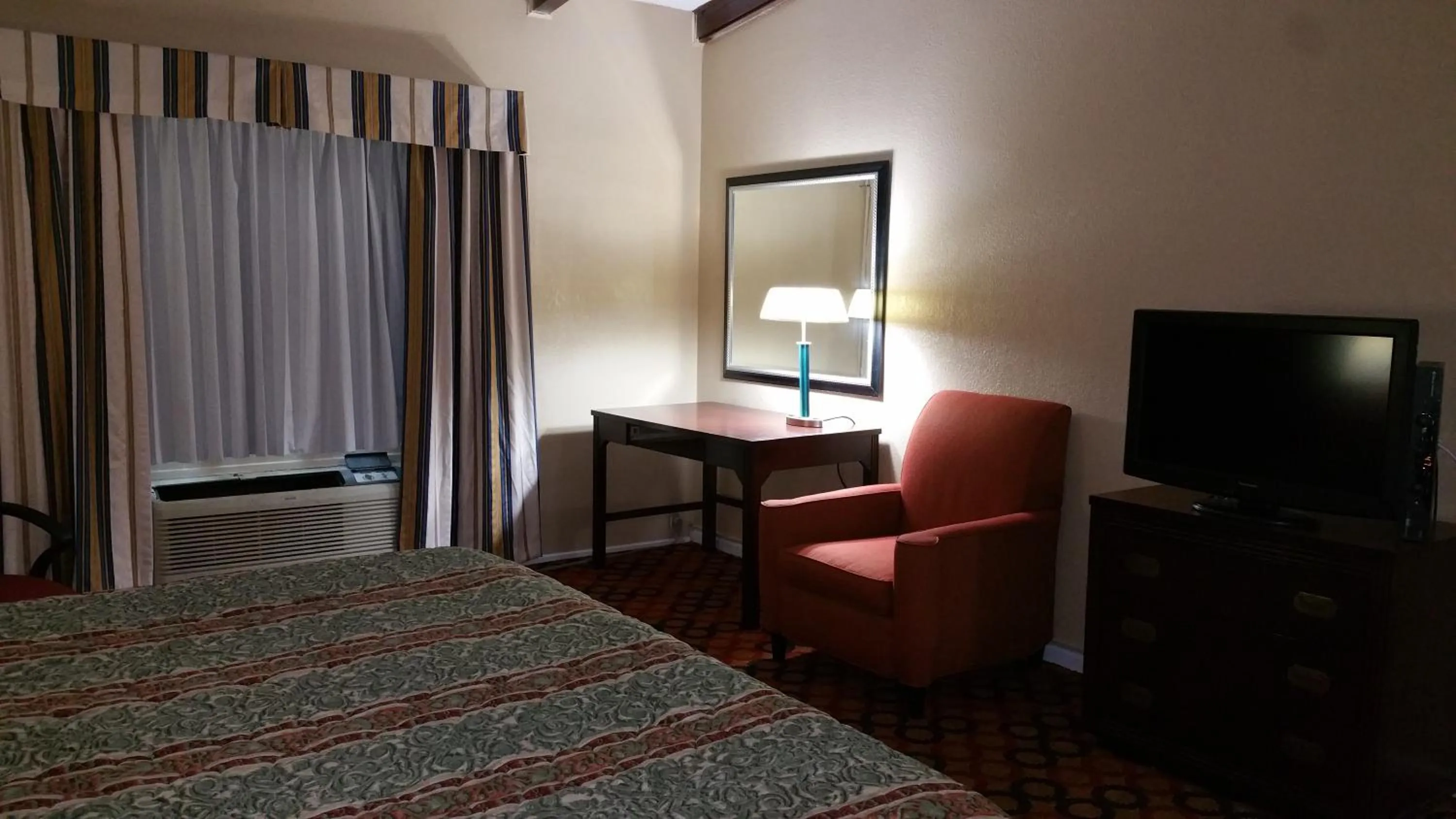 Bedroom, Bed in Executive Inn and Suites Waxahachie