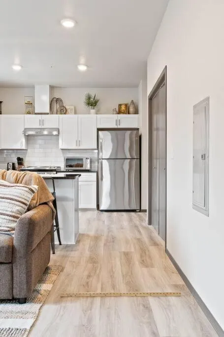 Full ADA Unit - 2 Bed 2 Bath Unit Near Downtown