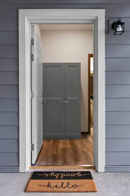 Full ADA Unit - 2 Bed 2 Bath Unit Near Downtown