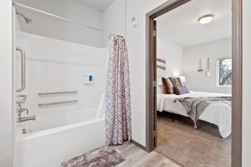 Bed in Full ADA Unit - 2 Bed 2 Bath Unit Near Downtown