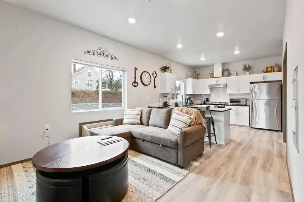 Full ADA Unit - 2 Bed 2 Bath Unit Near Downtown Full ADA Unit - 2 Bed 2 Bath Unit Near Downtown