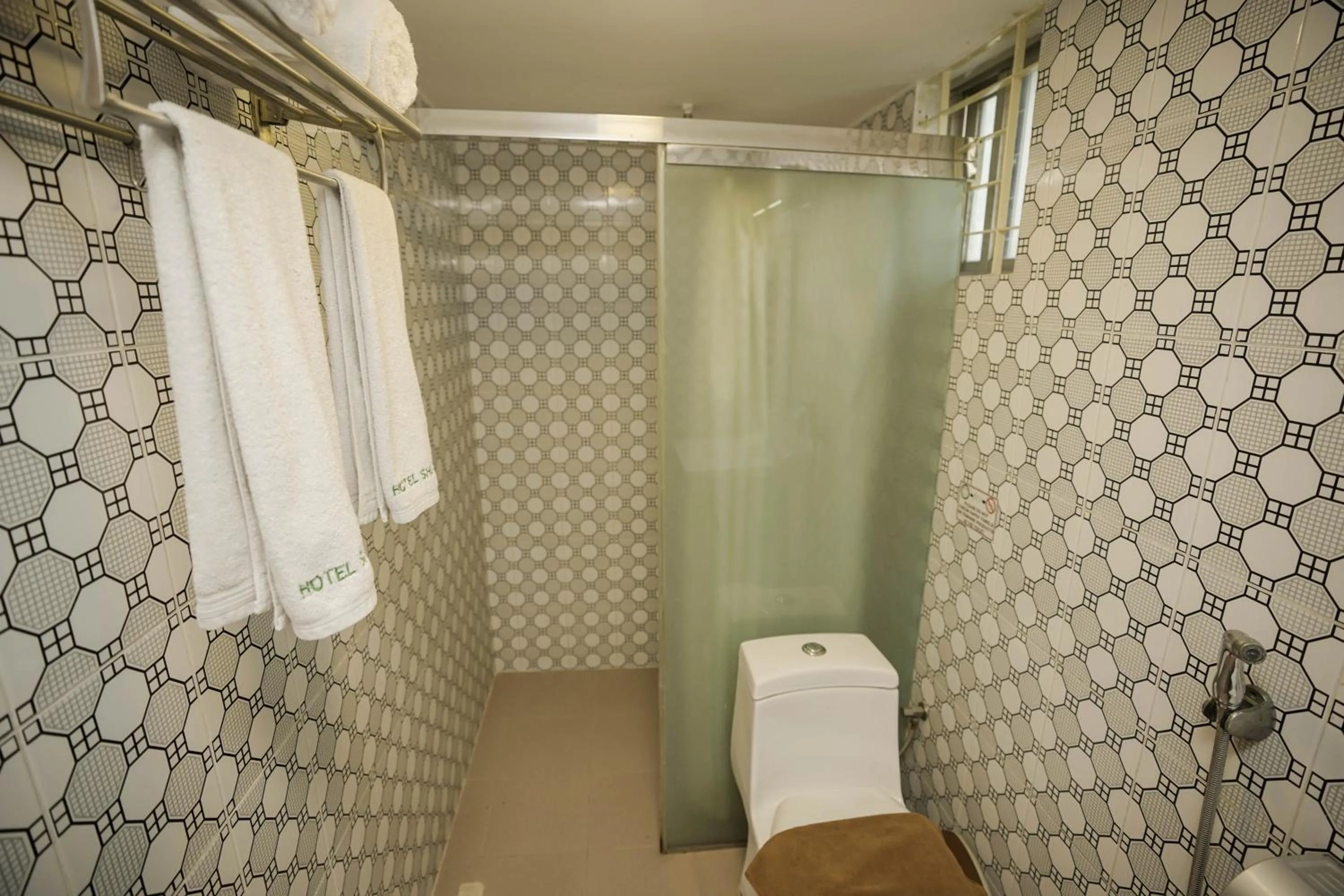 Shower in Hotel Shuktara Dhaka