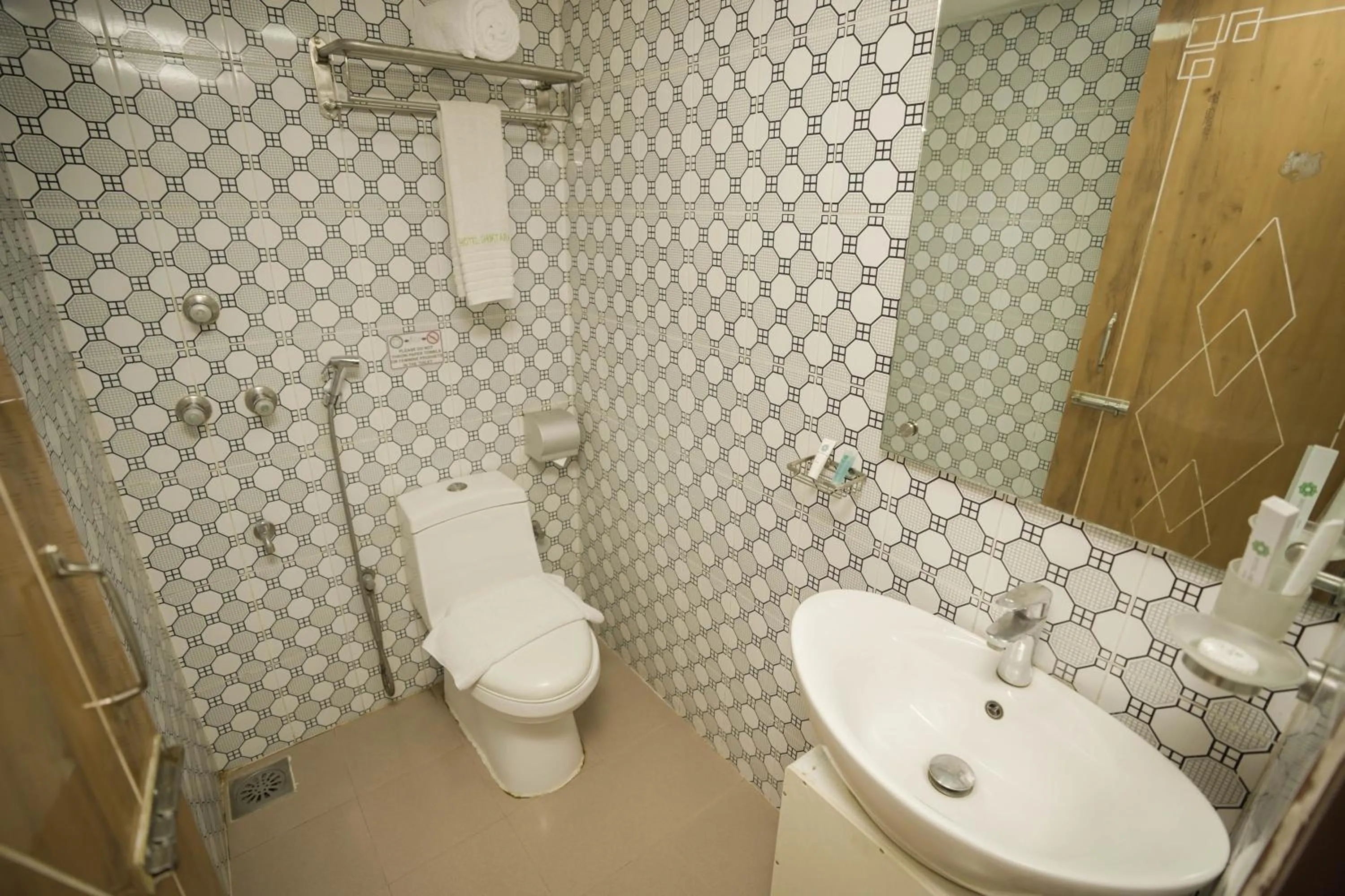 Shower in Hotel Shuktara Dhaka