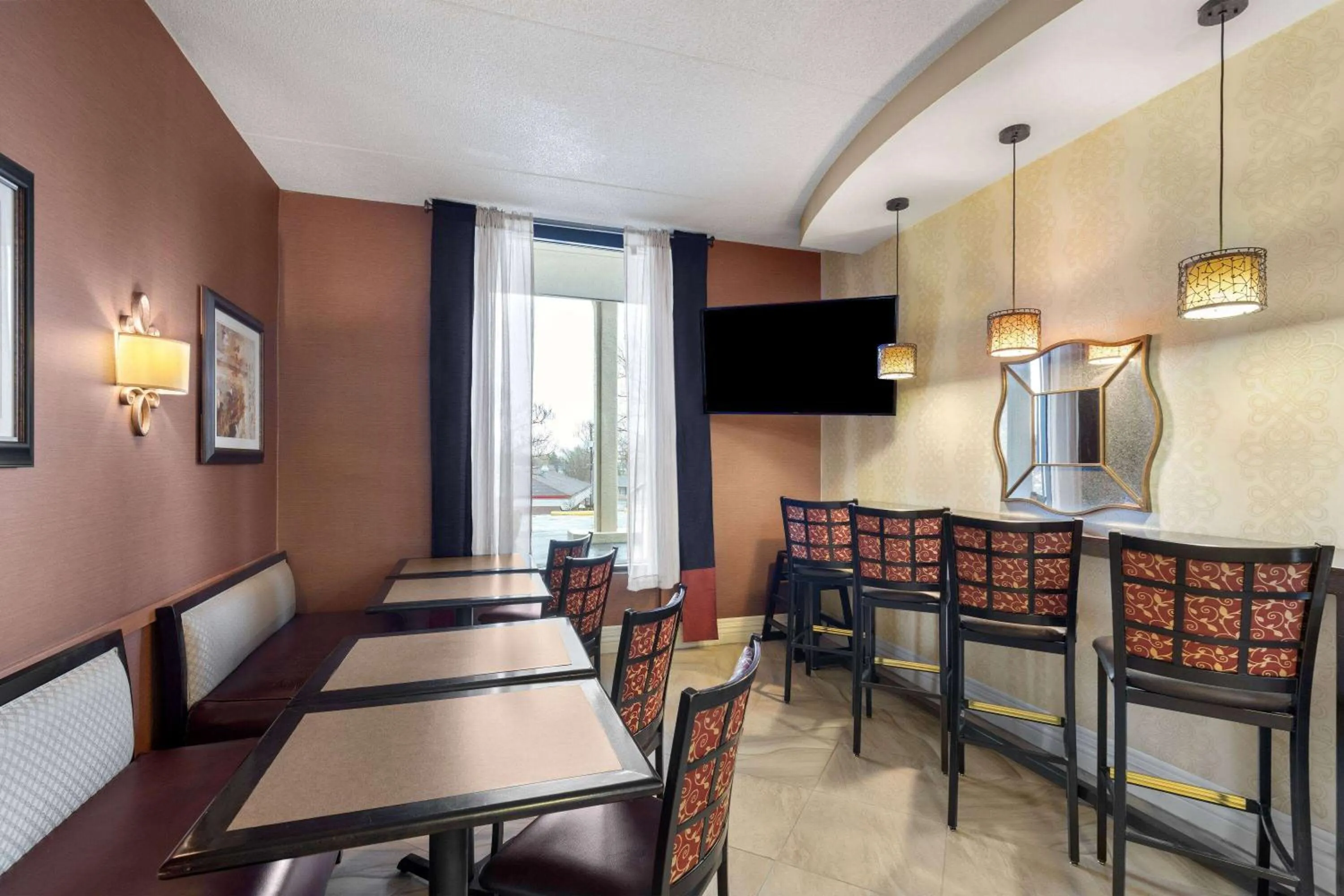 Breakfast in Days Inn by Wyndham Columbia Kentucky