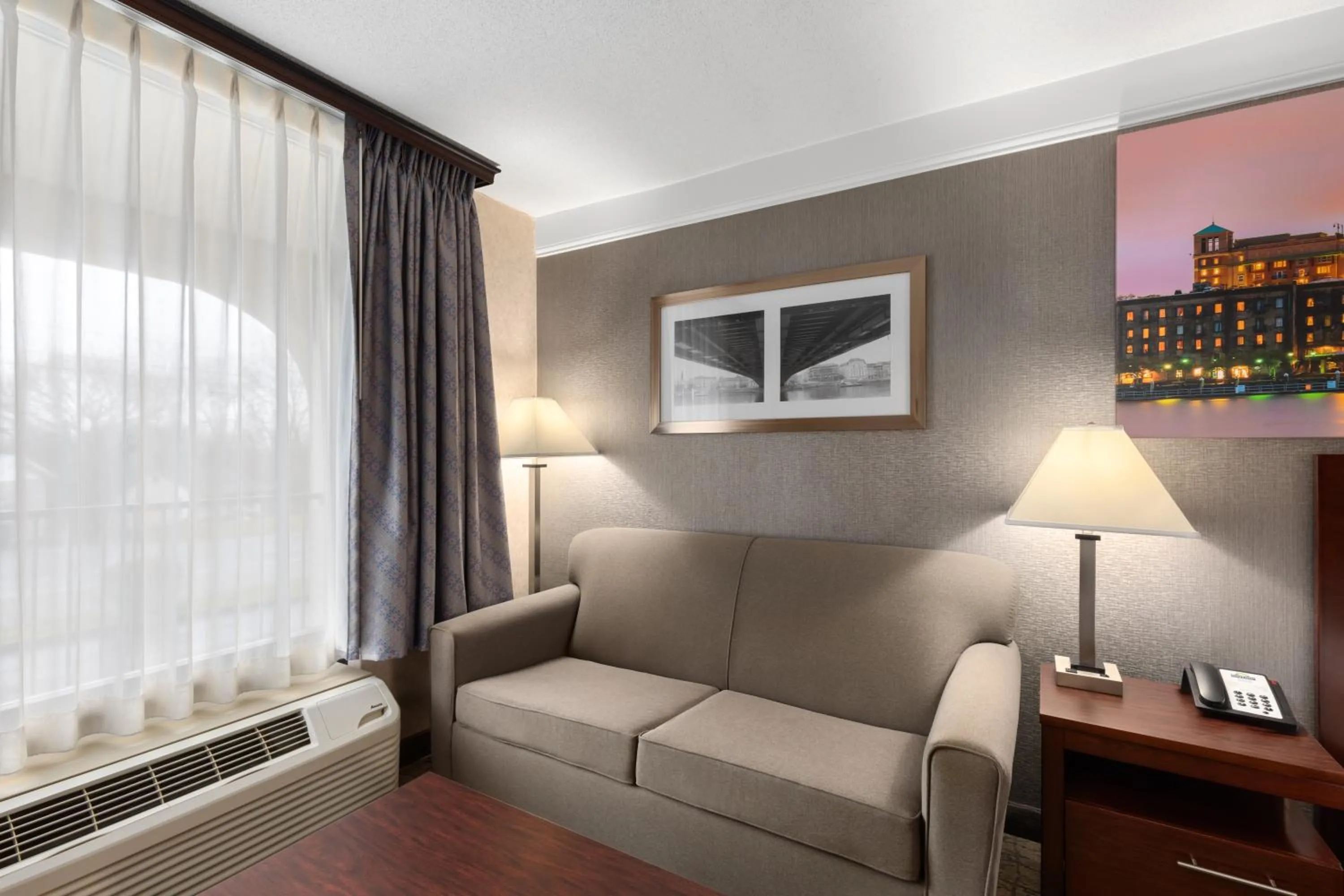 Days Inn by Wyndham Columbia Kentucky