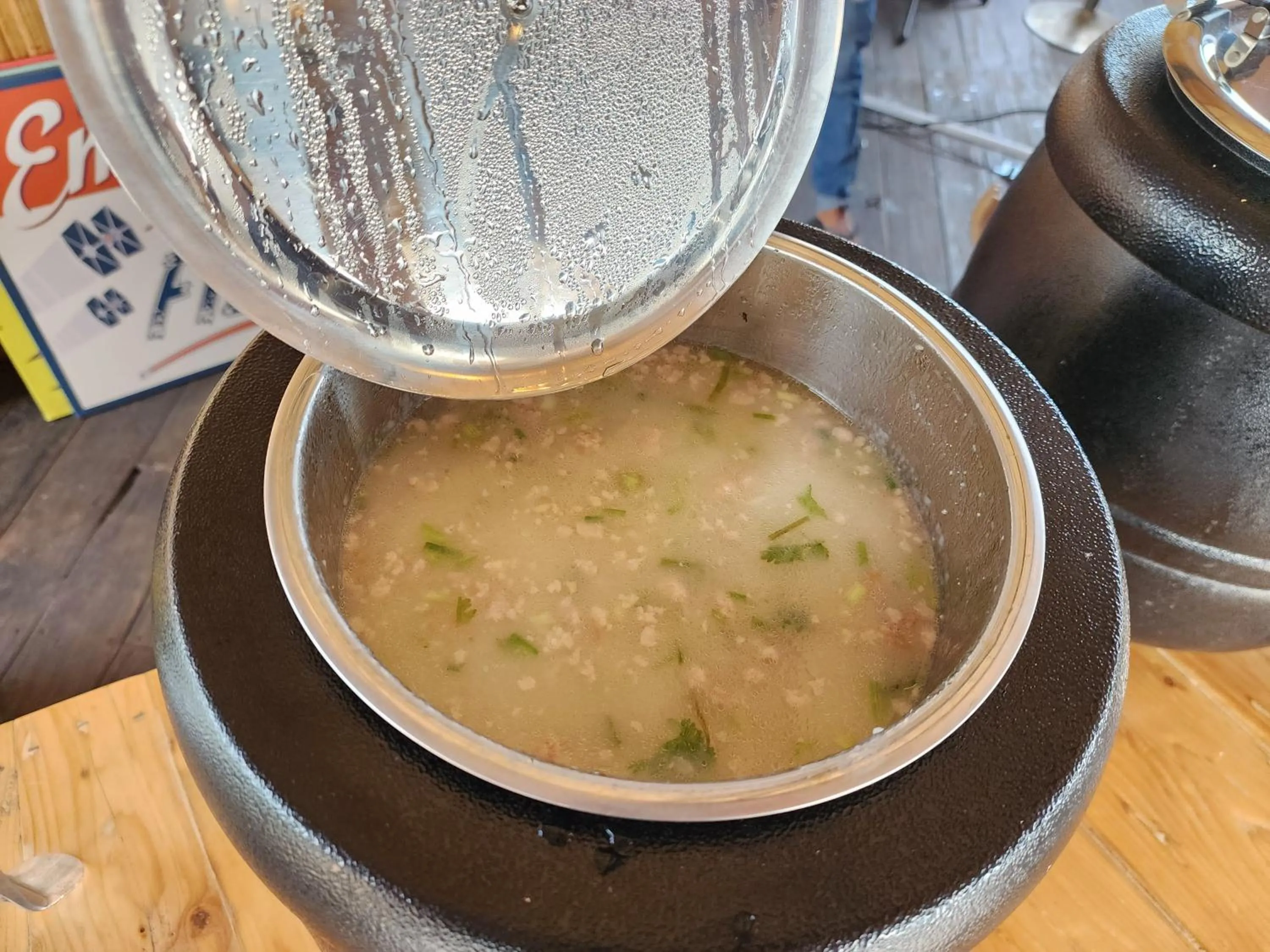 Food and drinks in บ้านไร่ วรรณ วาลย์ รีสอร์ท