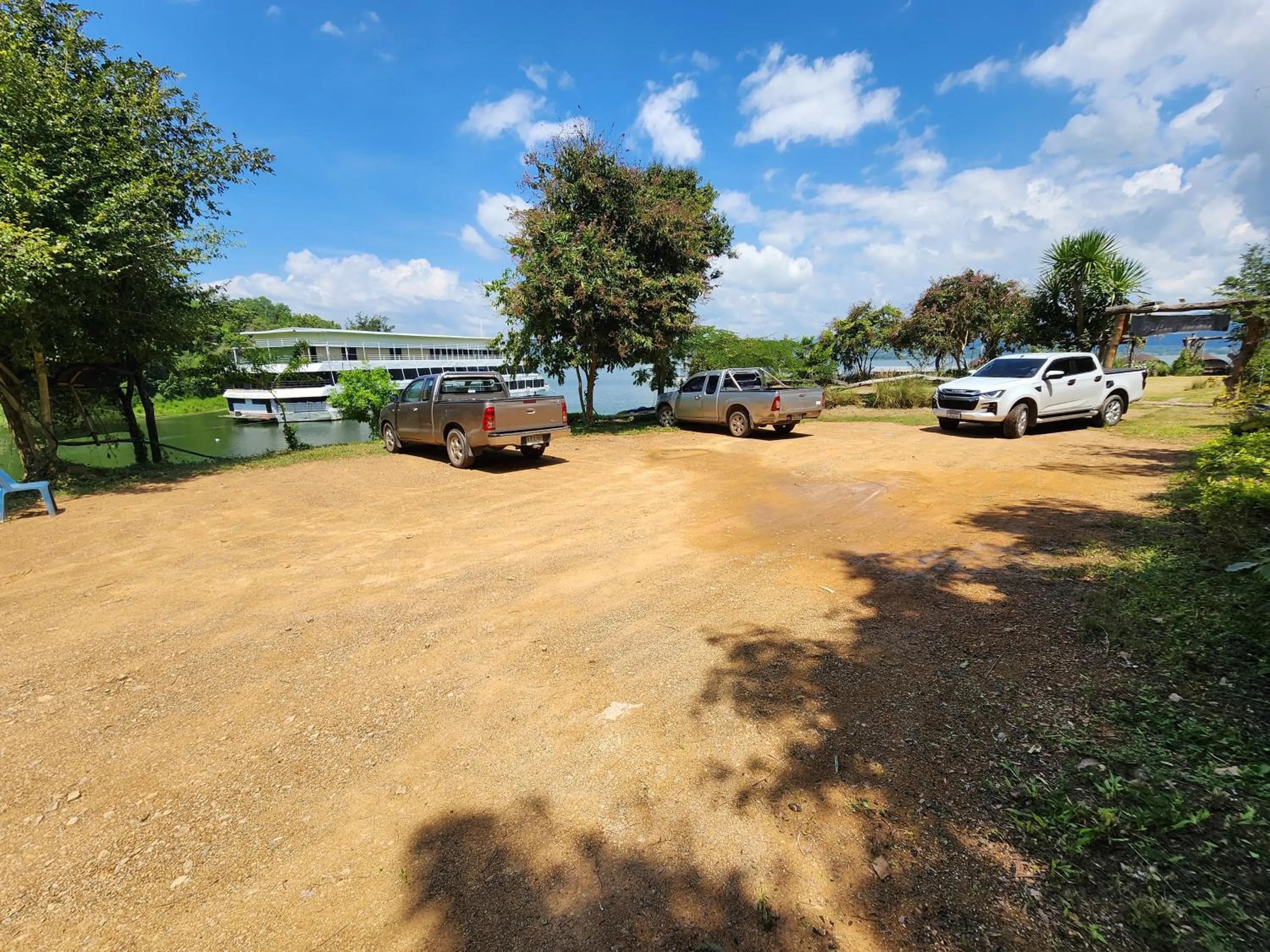 Parking in บ้านไร่ วรรณ วาลย์ รีสอร์ท