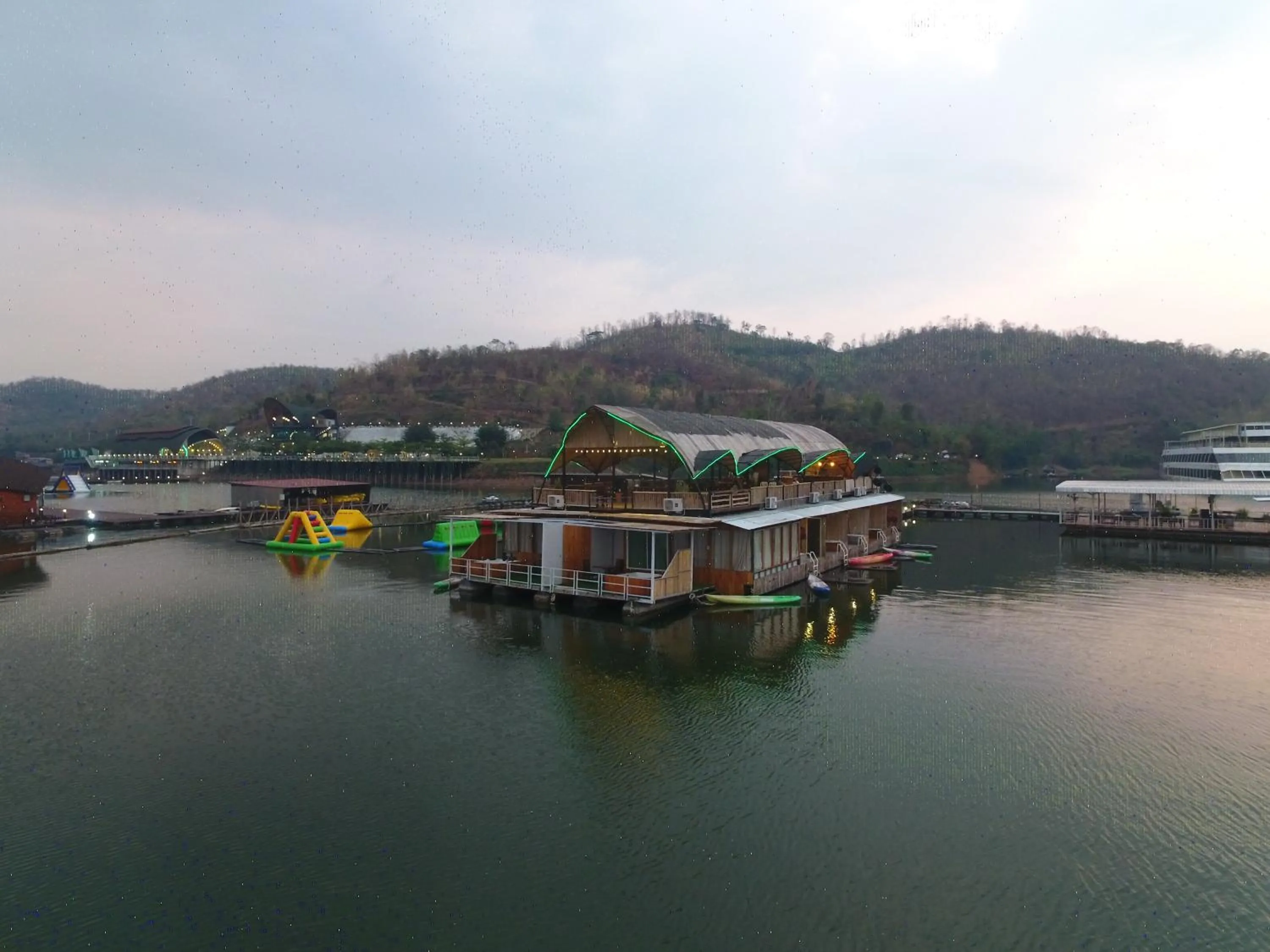 Natural landscape in บ้านไร่ วรรณ วาลย์ รีสอร์ท