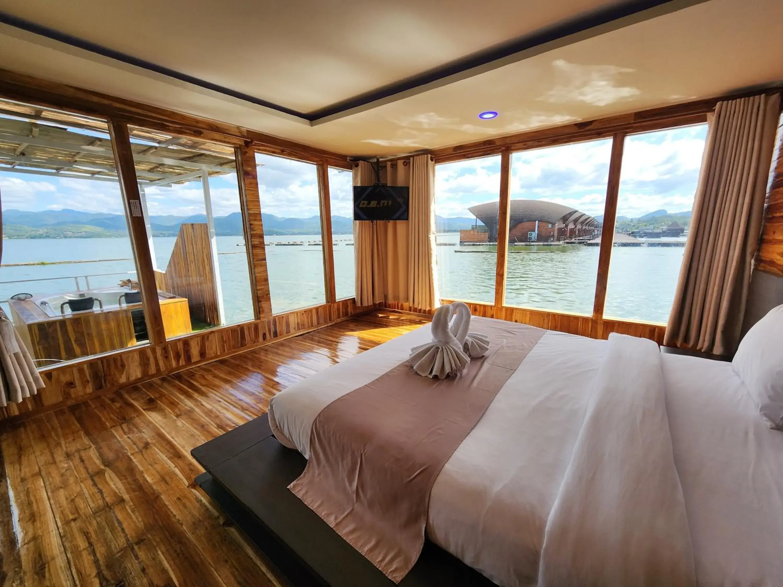 Queen Suite with Spa Bath in บ้านไร่ วรรณ วาลย์ รีสอร์ท Queen Suite with Spa Bath in บ้านไร่ วรรณ วาลย์ รีสอร์ท